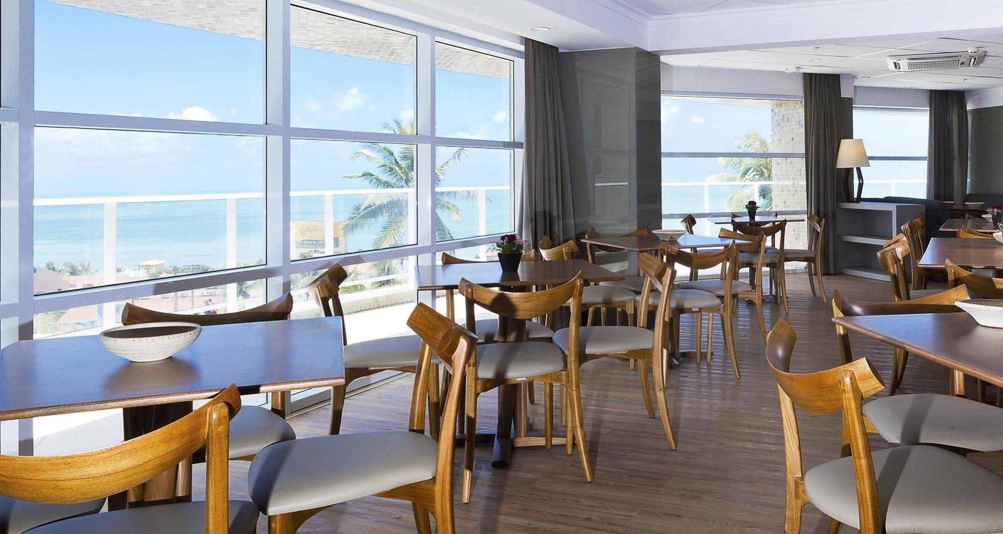 Golden Tulip Ponta Negra