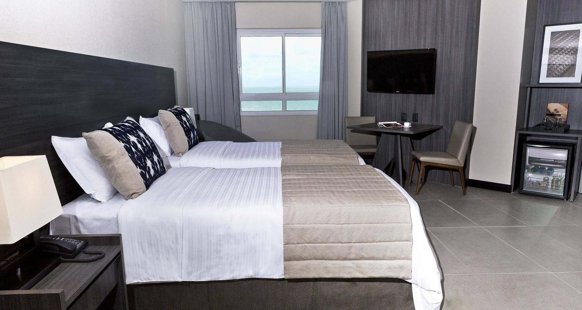 Golden Tulip Ponta Negra