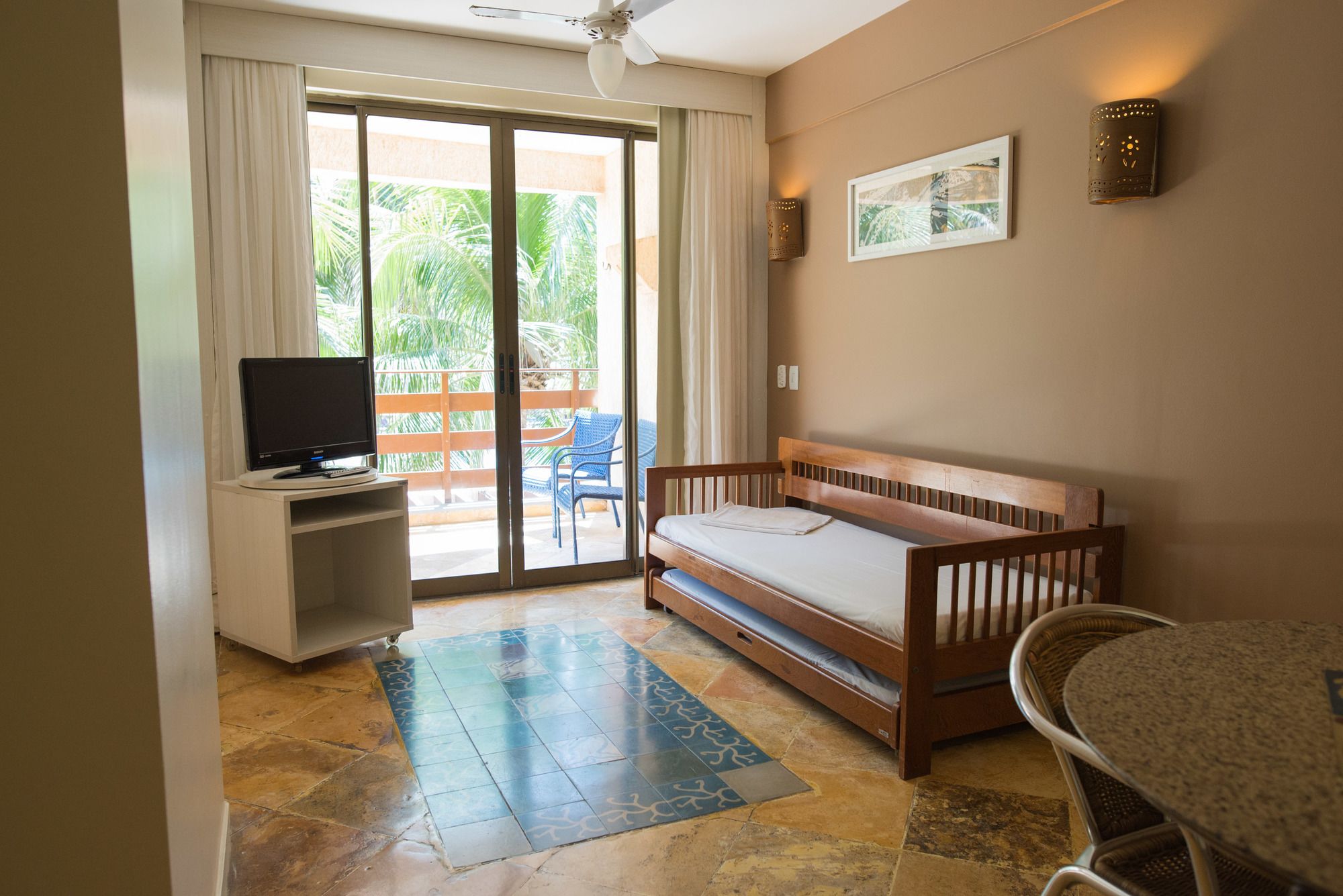 Suites Beach Park Resort