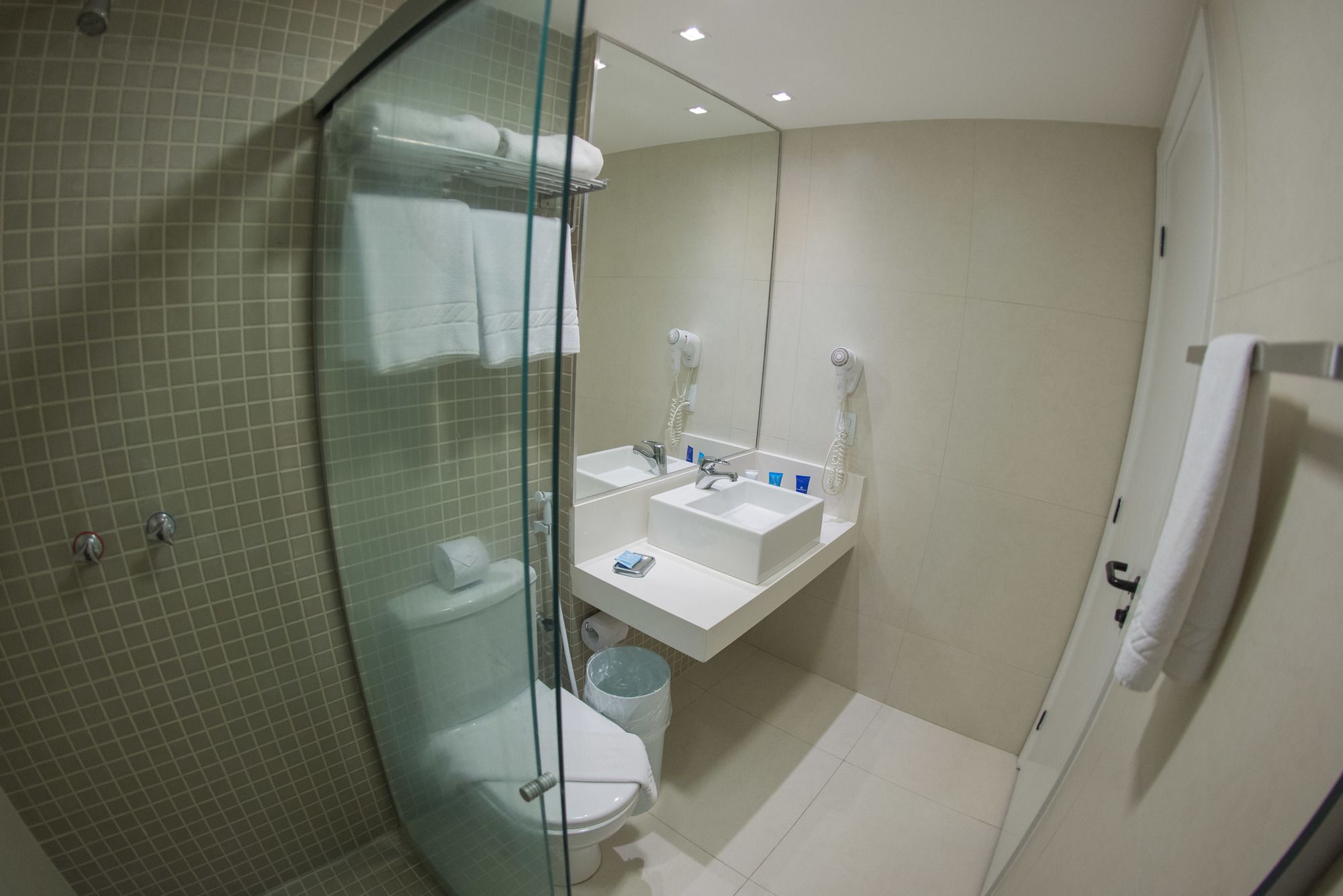 Suites Beach Park Resort