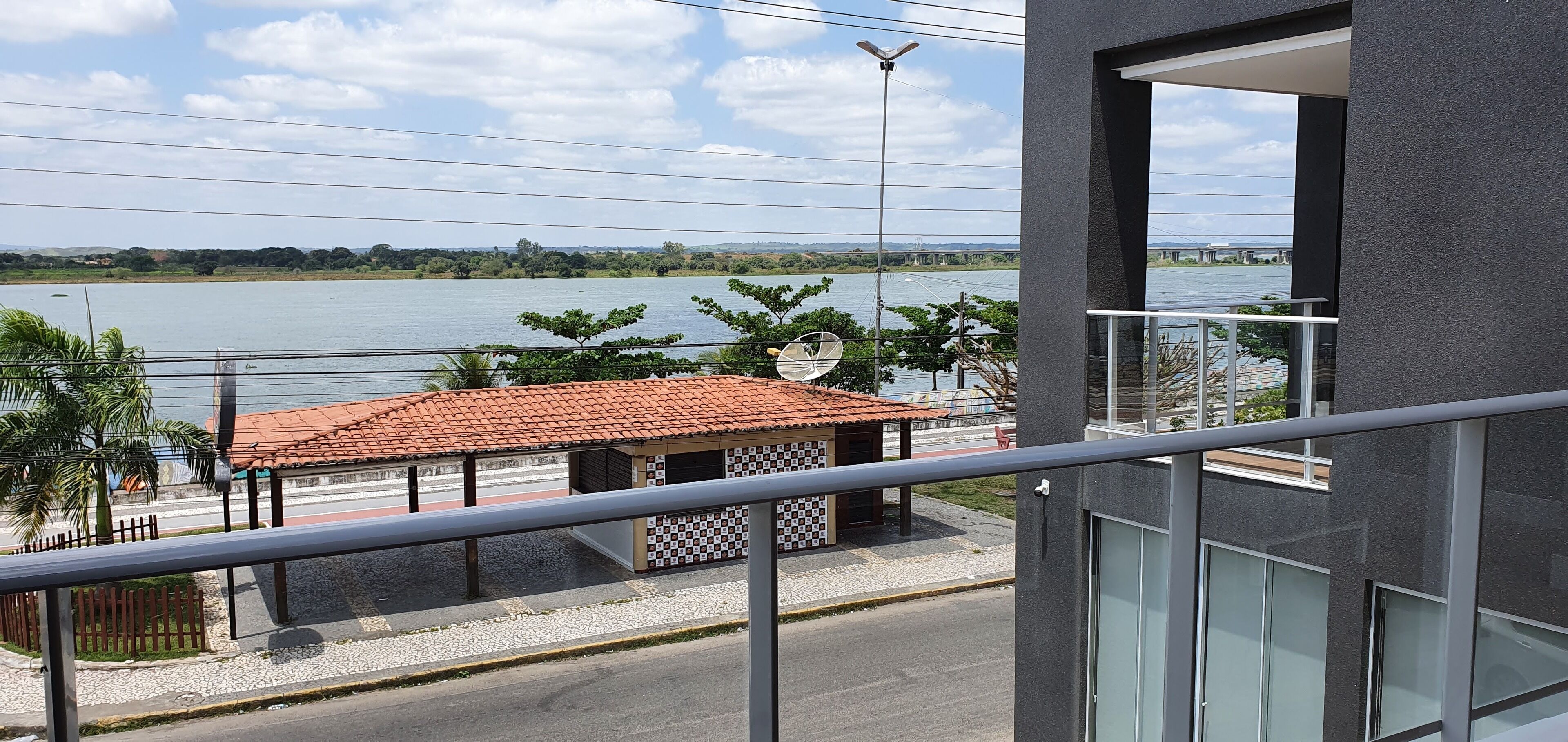 Dm Hotel
