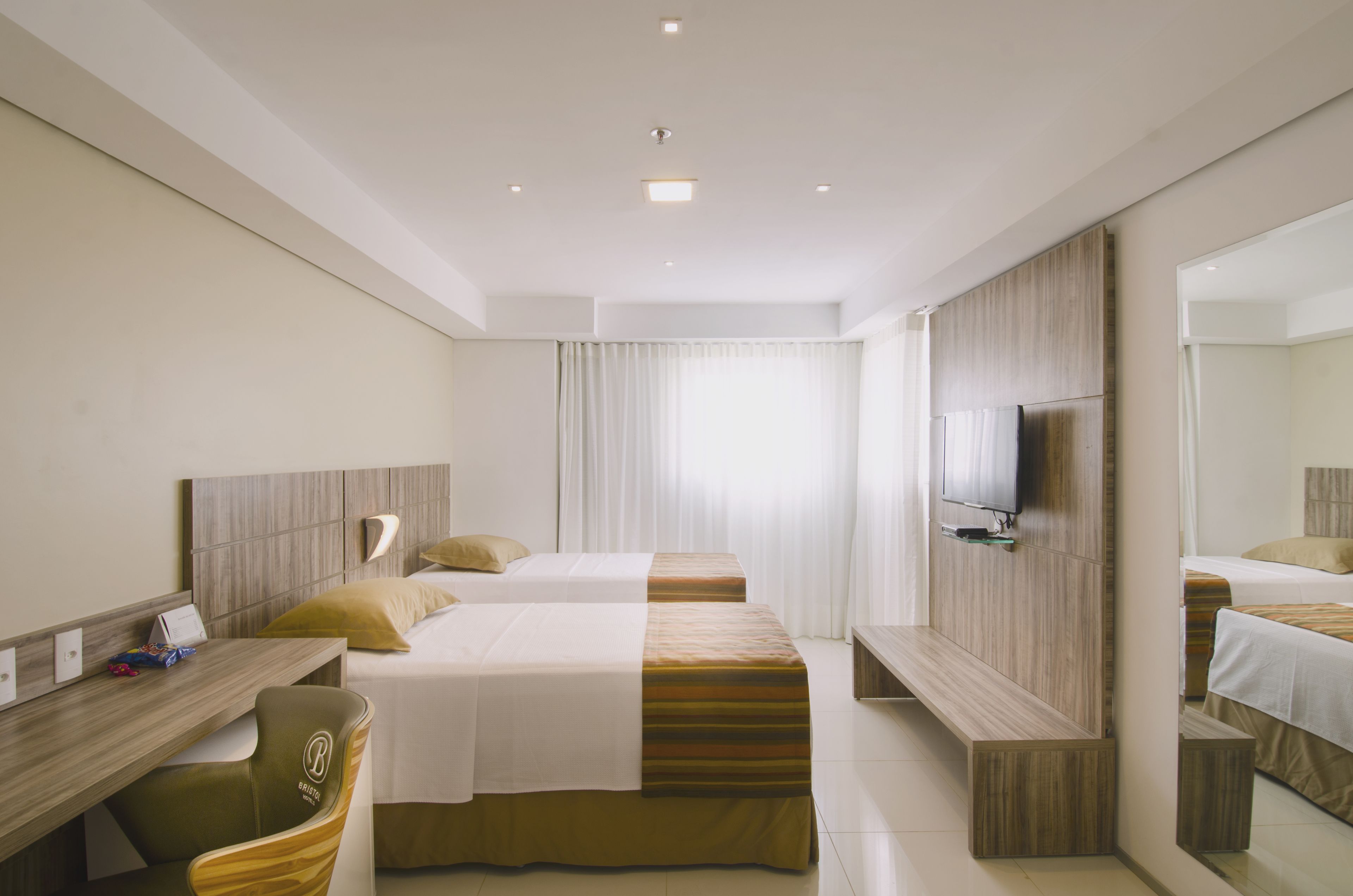 Profissionalle Hotel São Luís