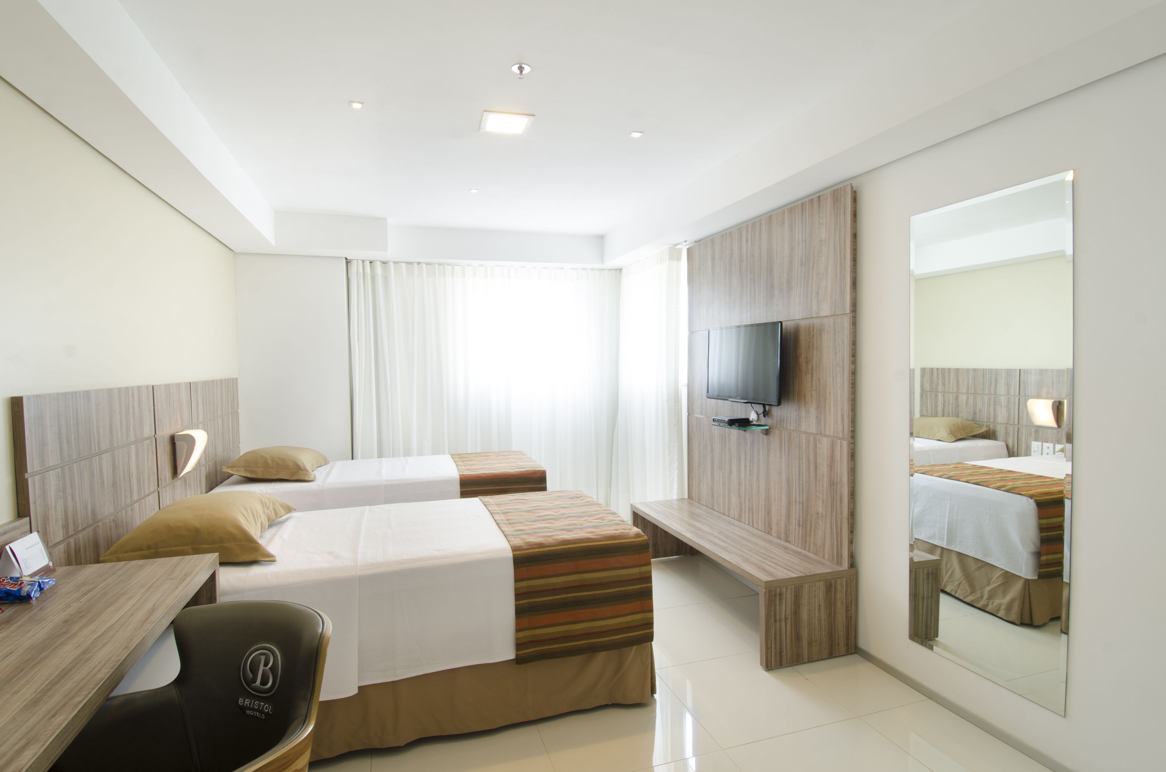 Profissionalle Hotel São Luís