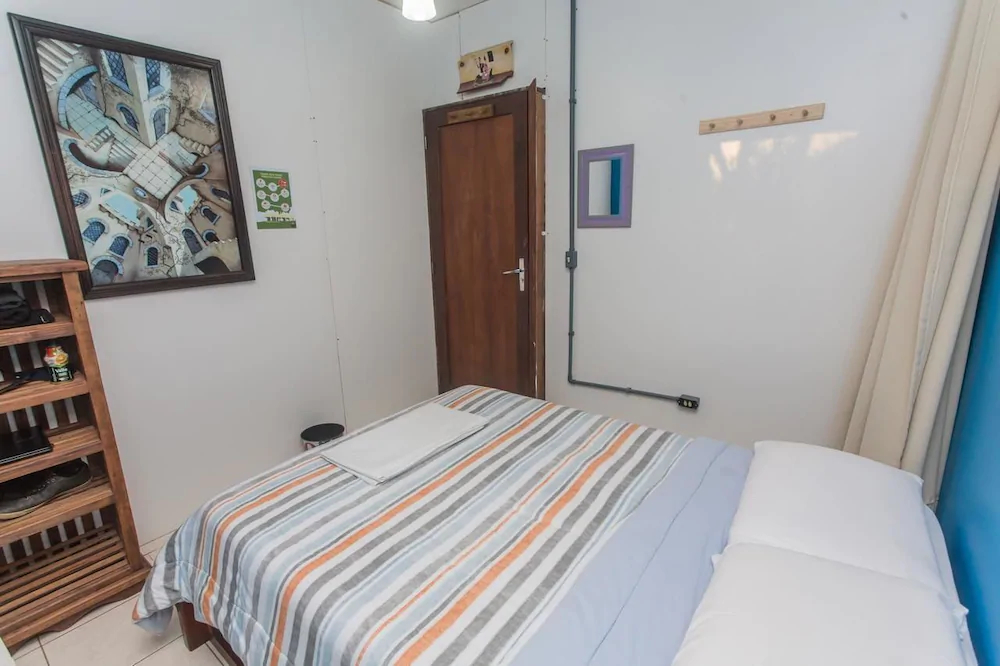 Hostel 142