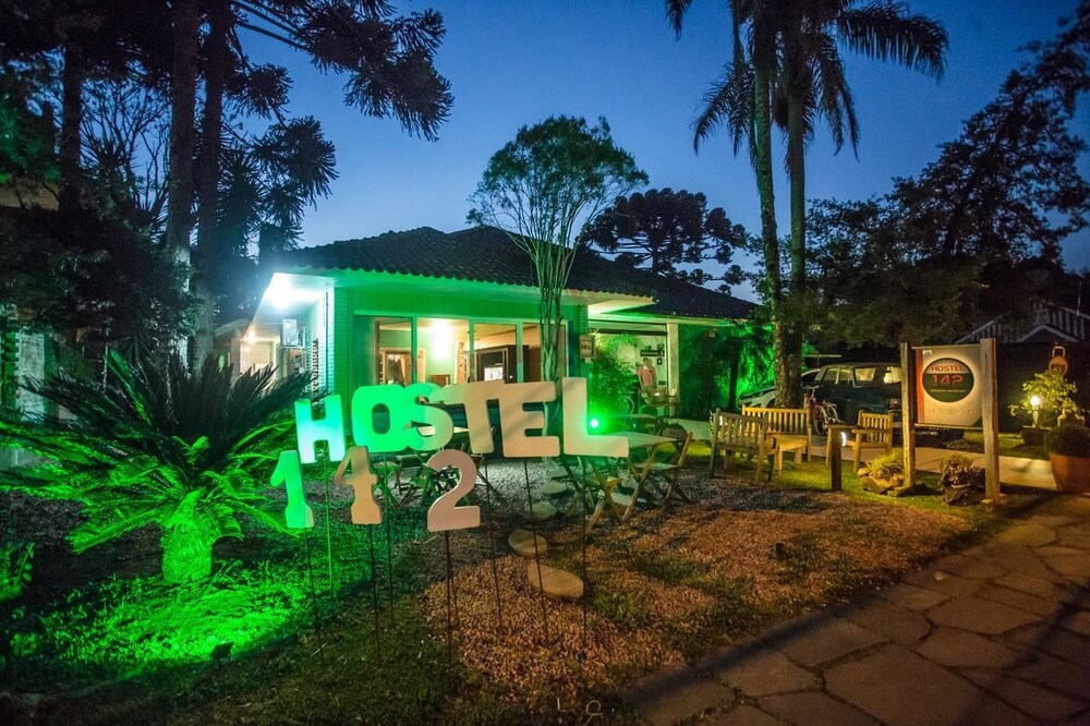 Hostel 142