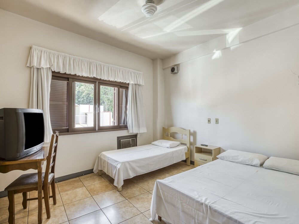 Hotel Bombei by OYO Rooms