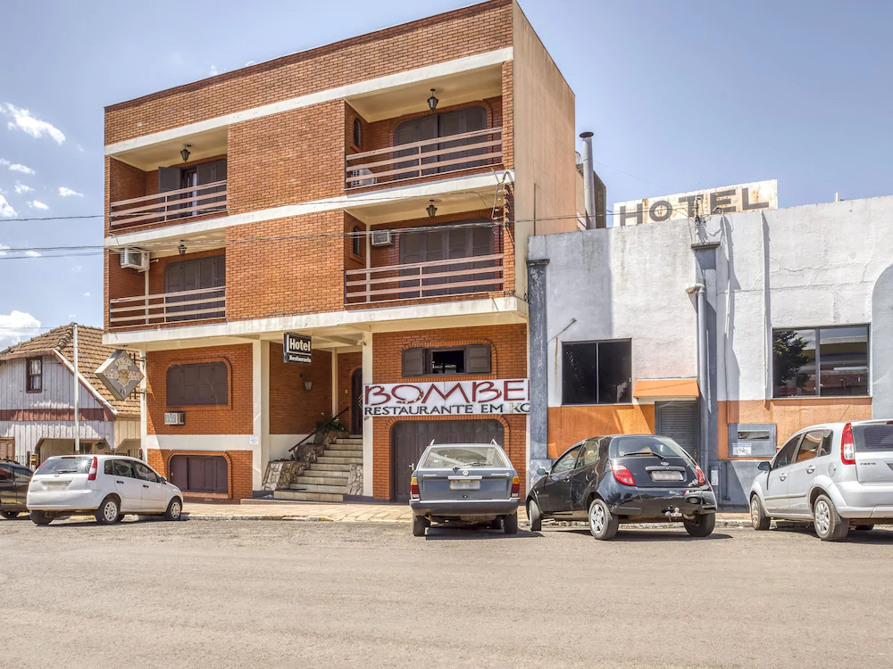 Hotel Bombei by OYO Rooms