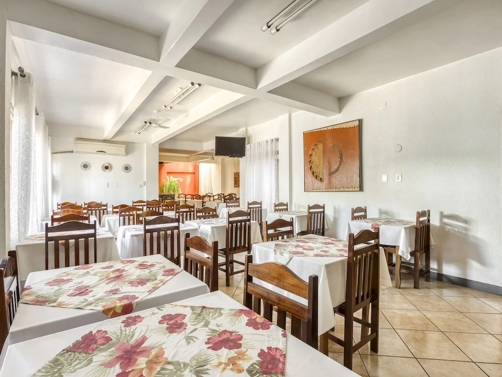 Hotel Bombei by OYO Rooms