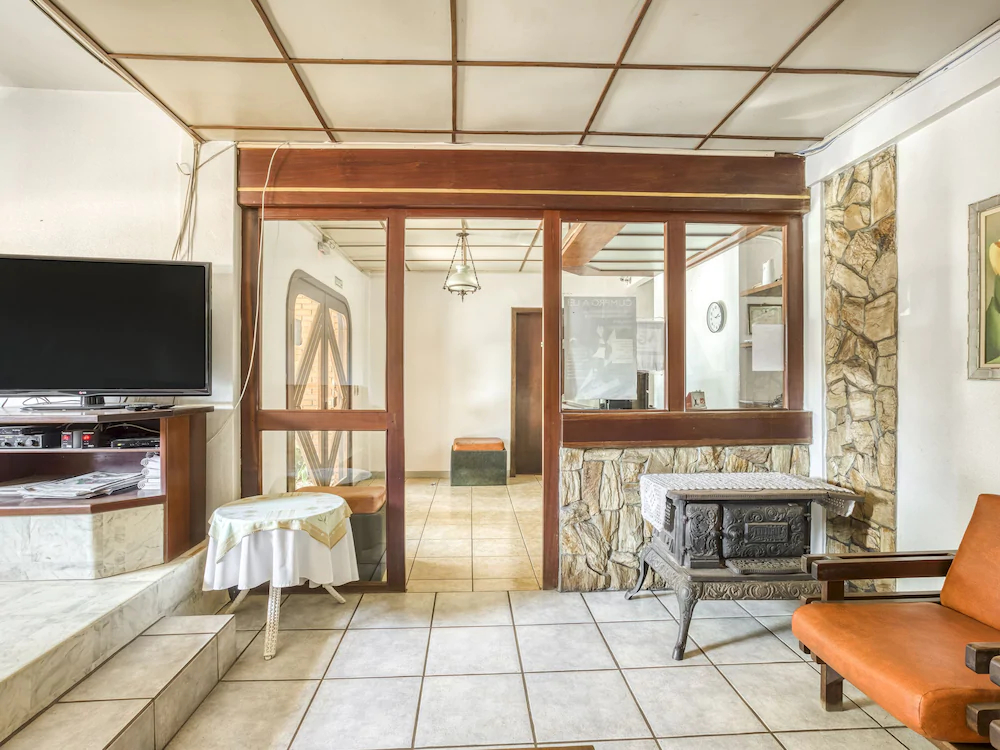 Hotel Bombei by OYO Rooms