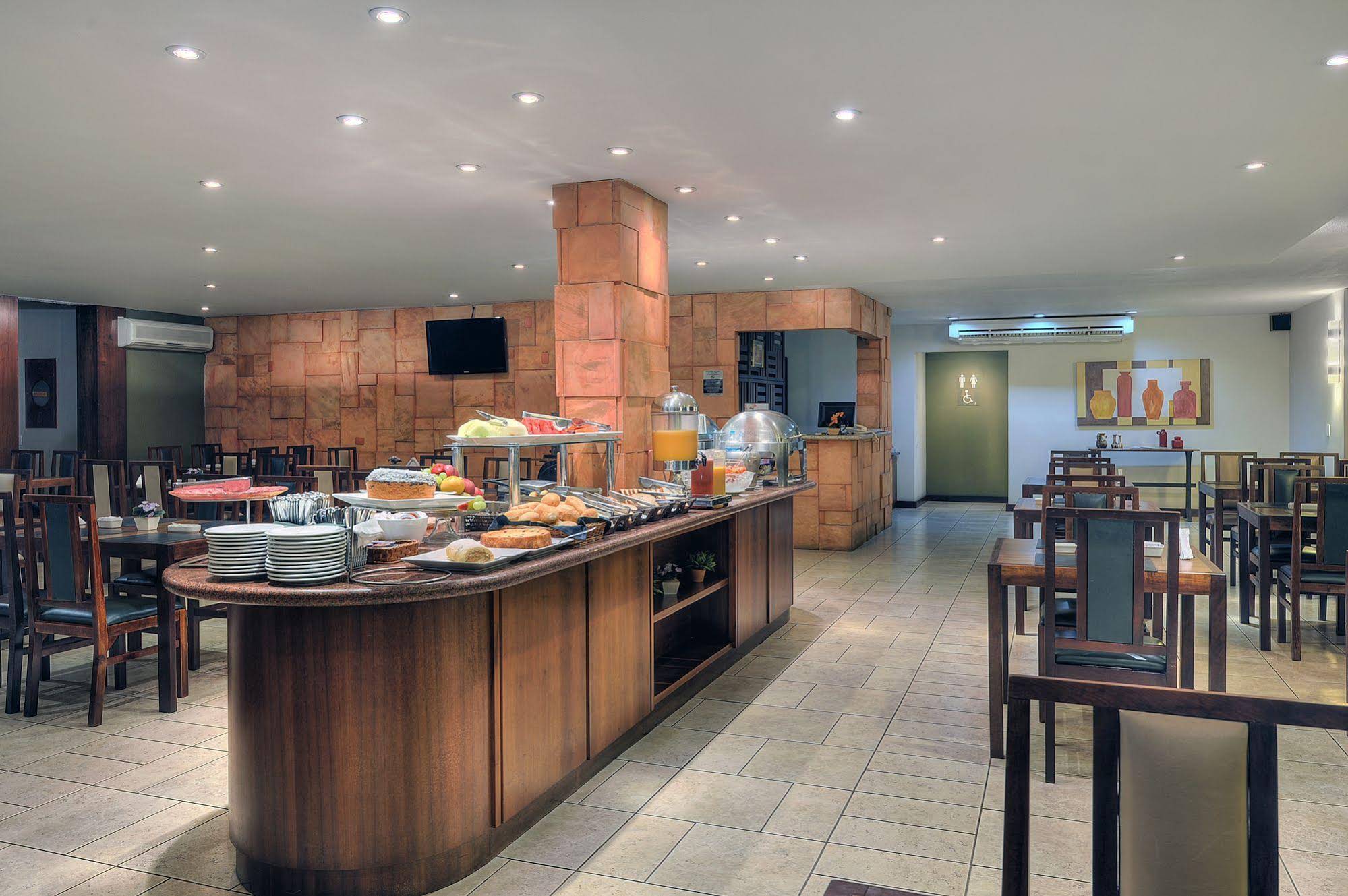 Hotel Deville Express Cascavel