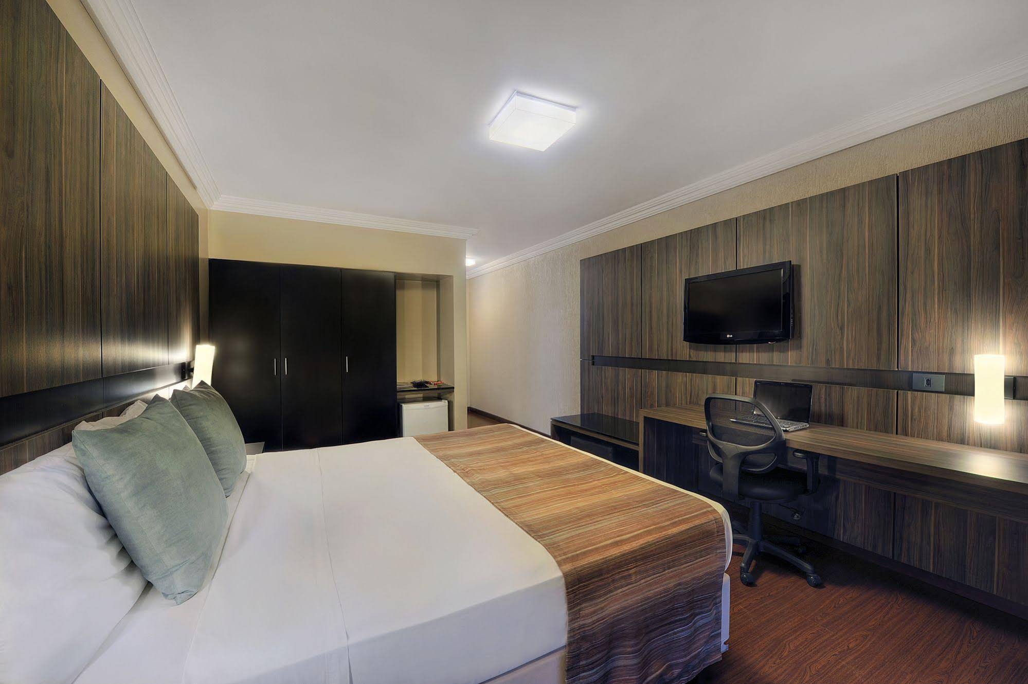 Hotel Deville Express Cascavel