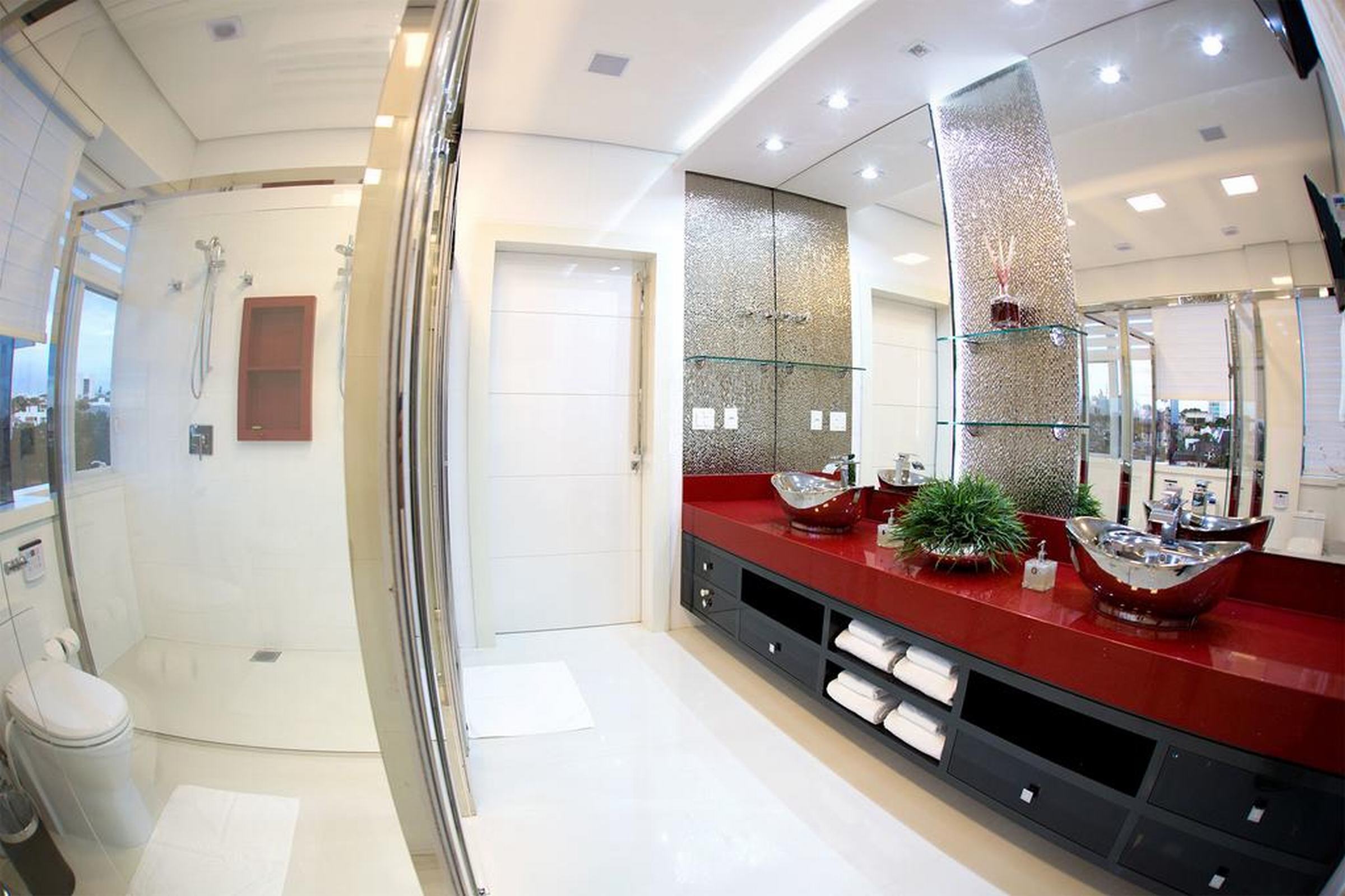 Holiday & Business Hotel