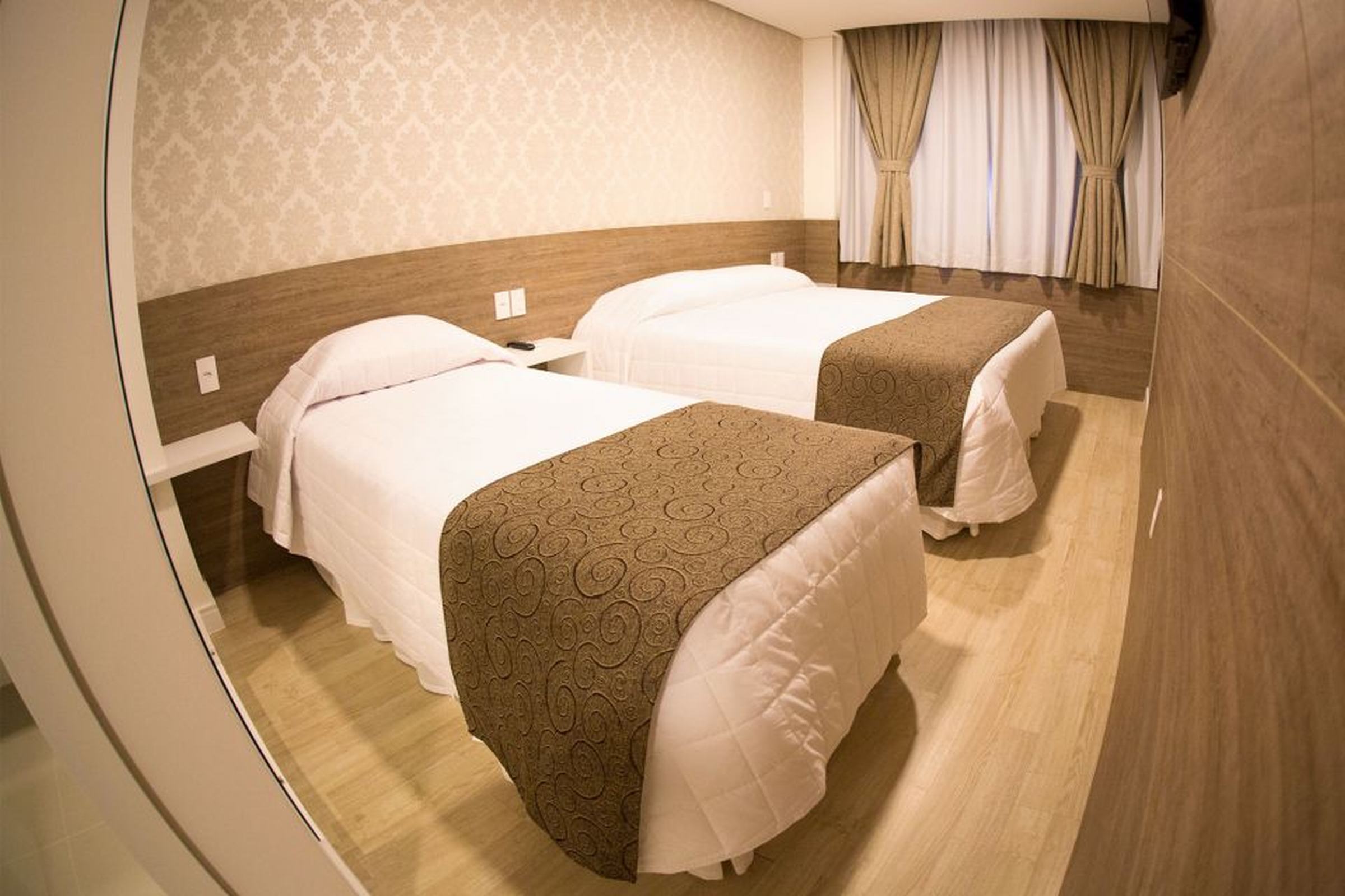 Holiday & Business Hotel