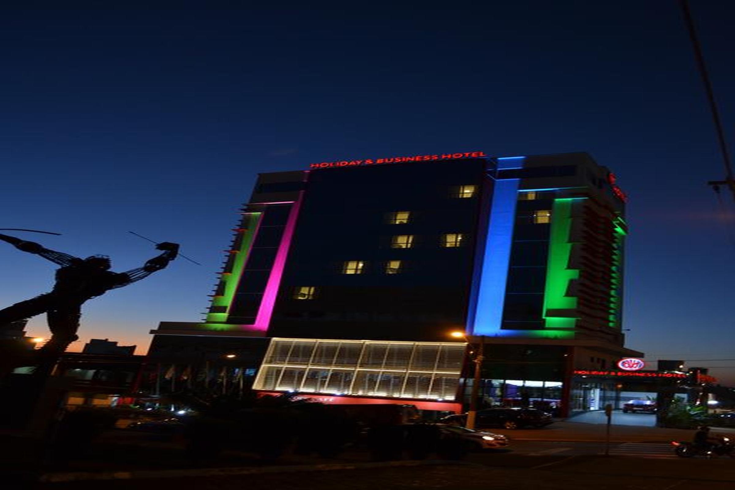 Holiday & Business Hotel