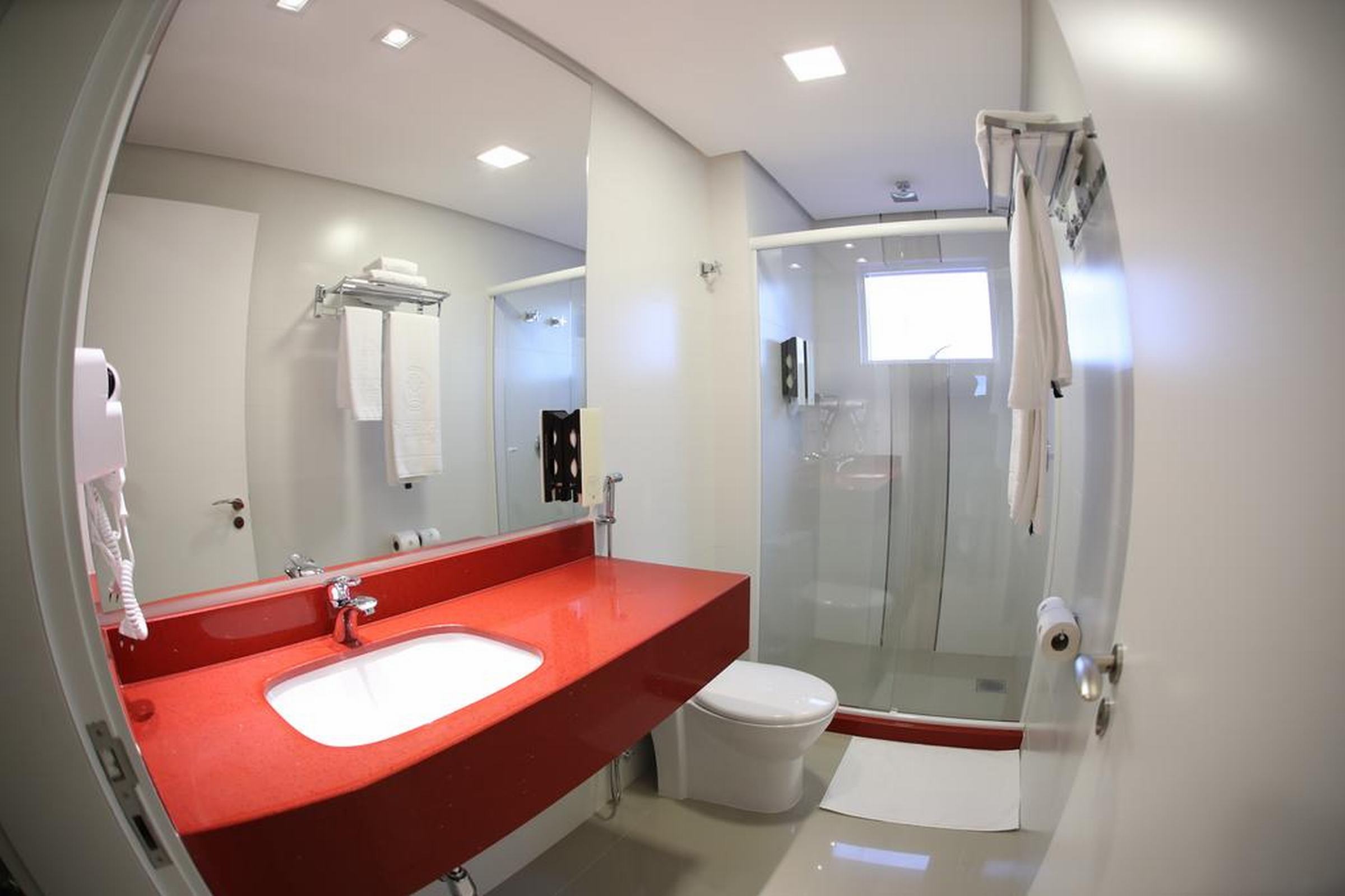 Holiday & Business Hotel