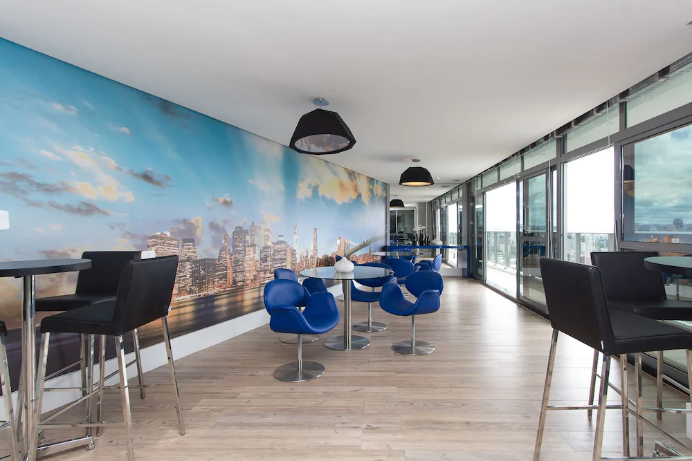 7th Avenue - Oxford Residence