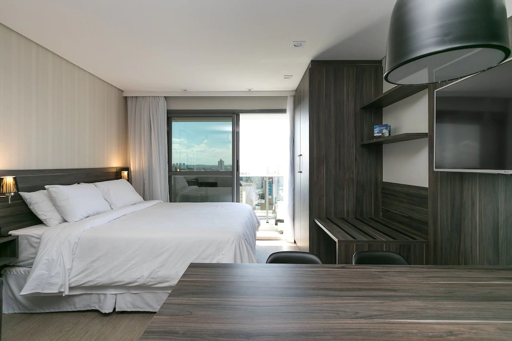 7th Avenue - Oxford Residence