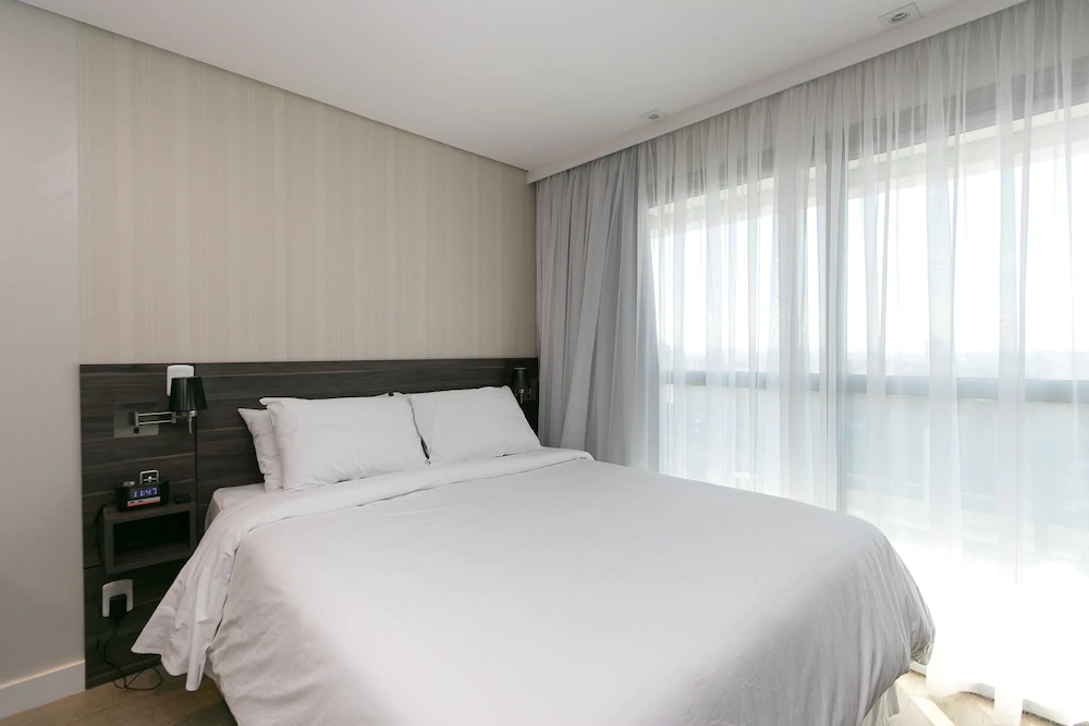 7th Avenue - Oxford Residence