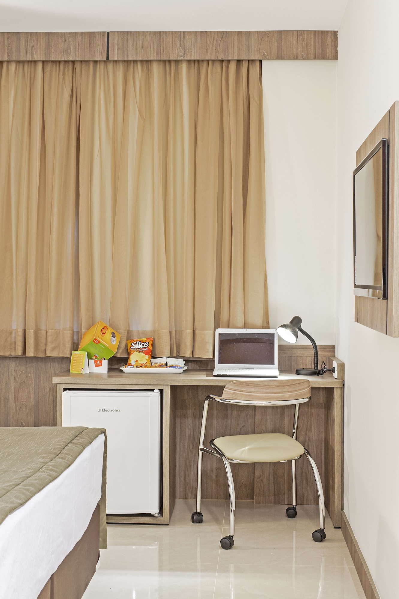 Slaviero Slim Av. das Torres