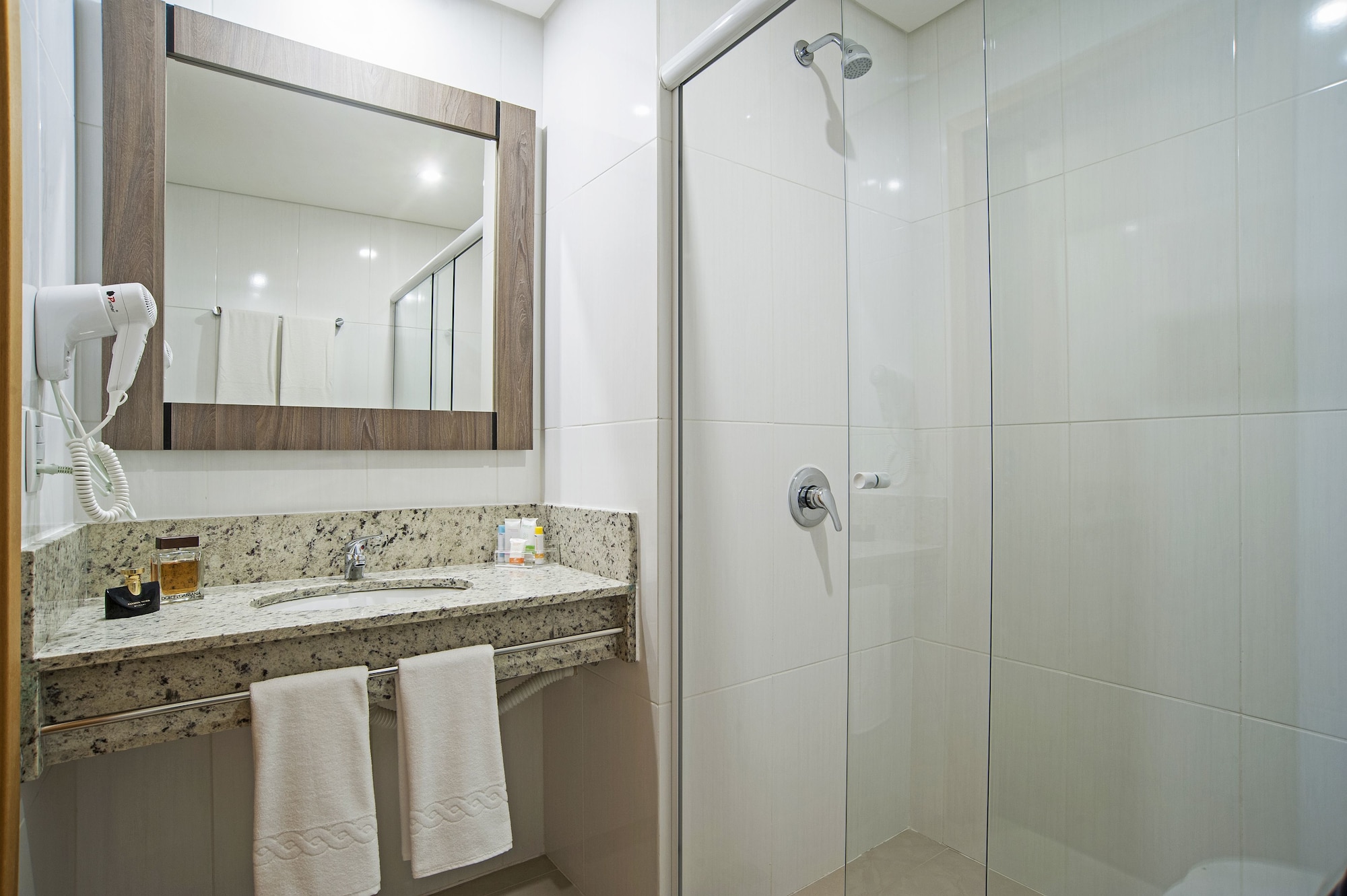 Slaviero Slim Av. das Torres