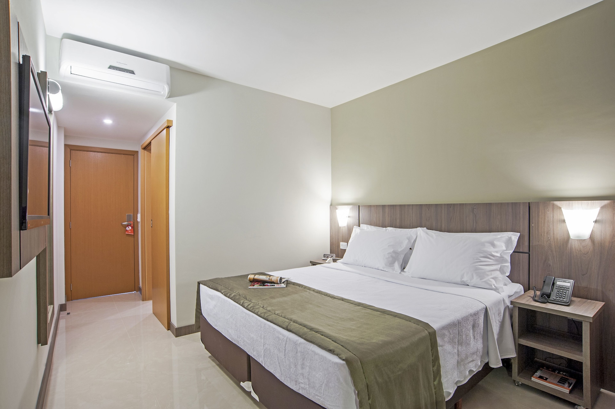 Slaviero Slim Av. das Torres