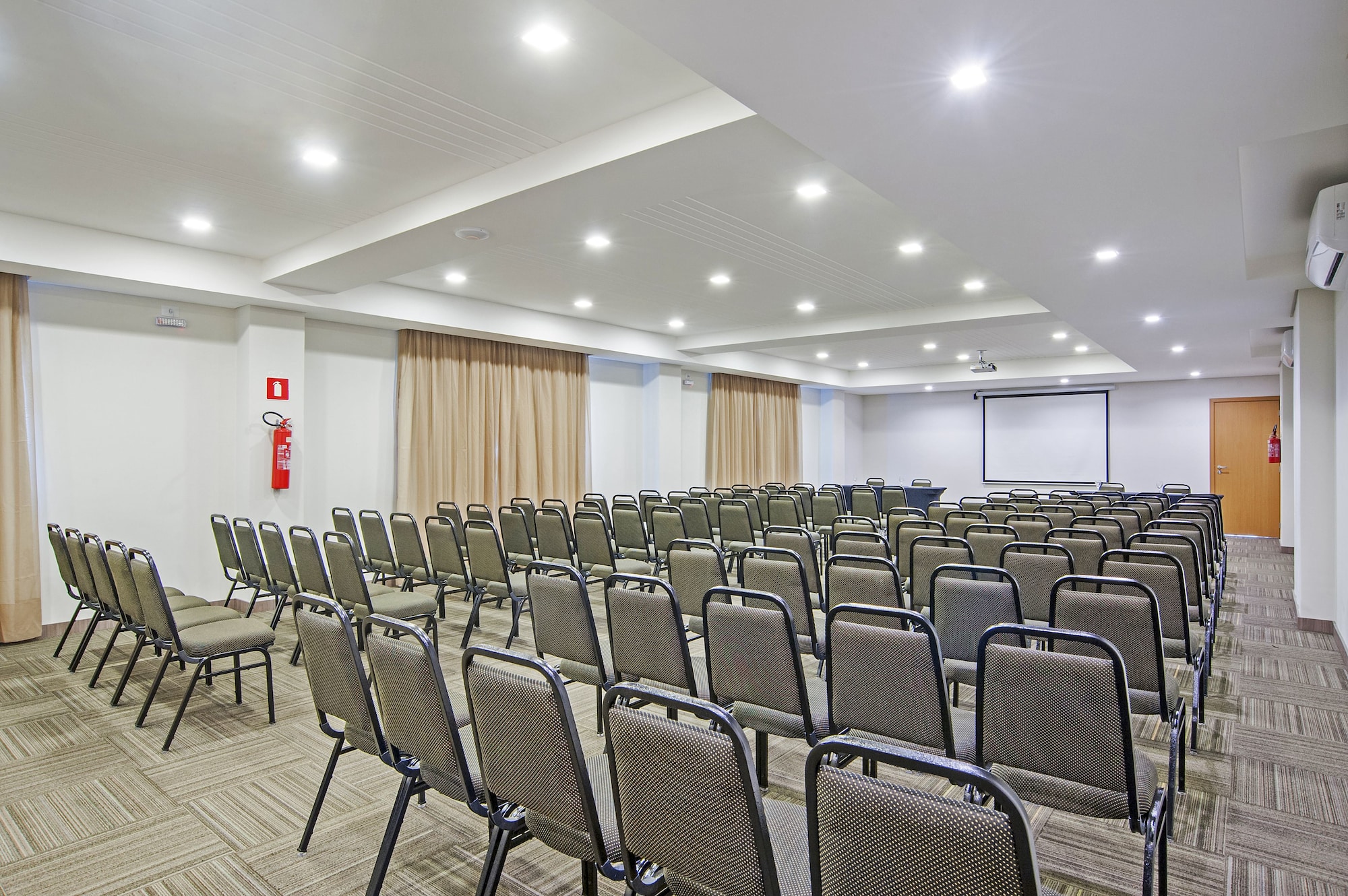 Slaviero Slim Av. das Torres