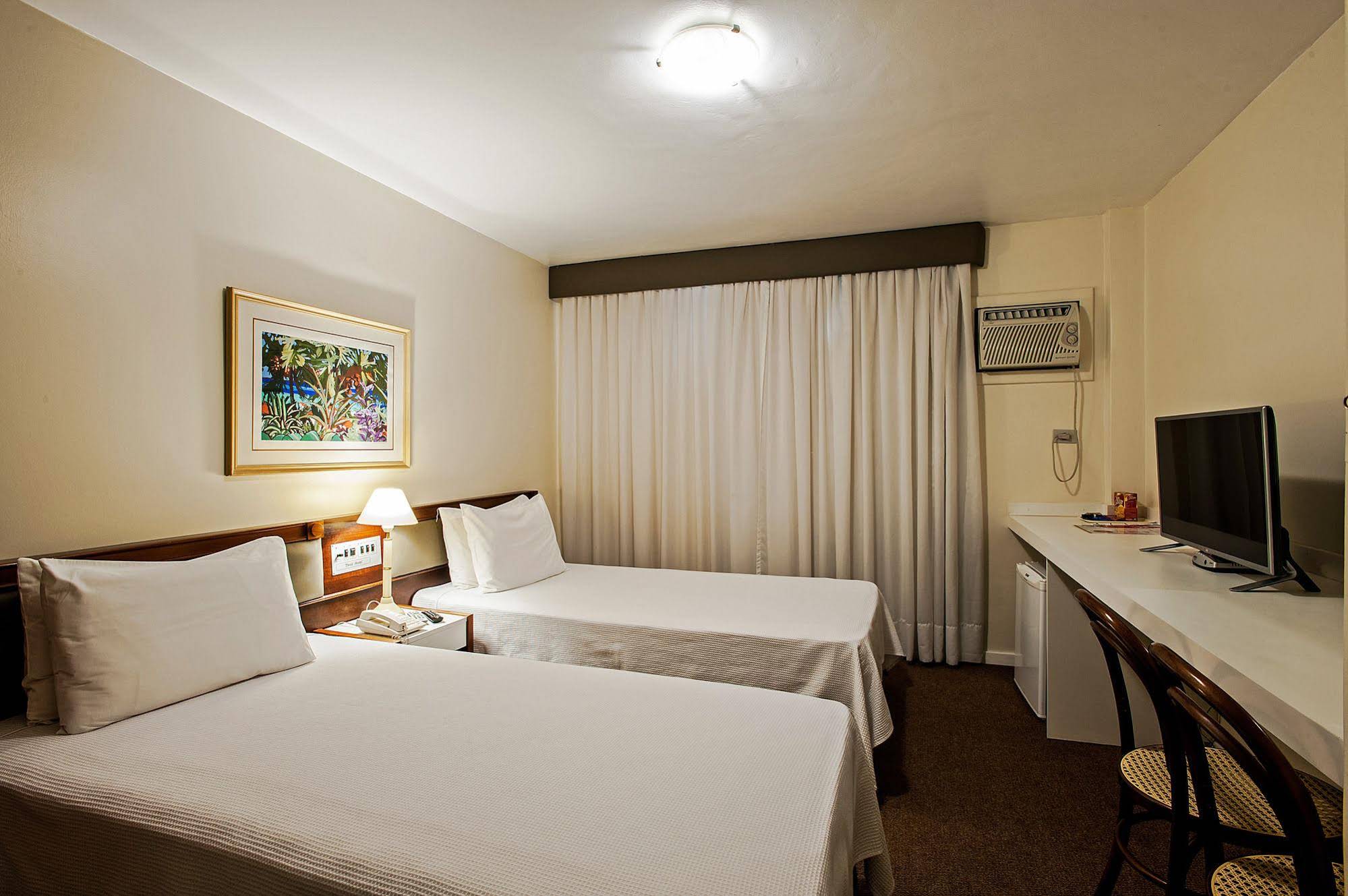 Trevi Hotel & Business