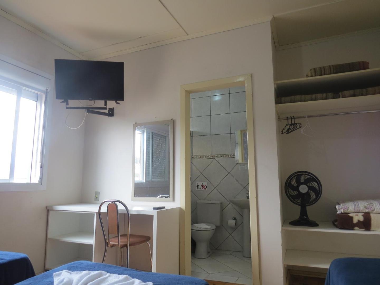 Adoro Hotel