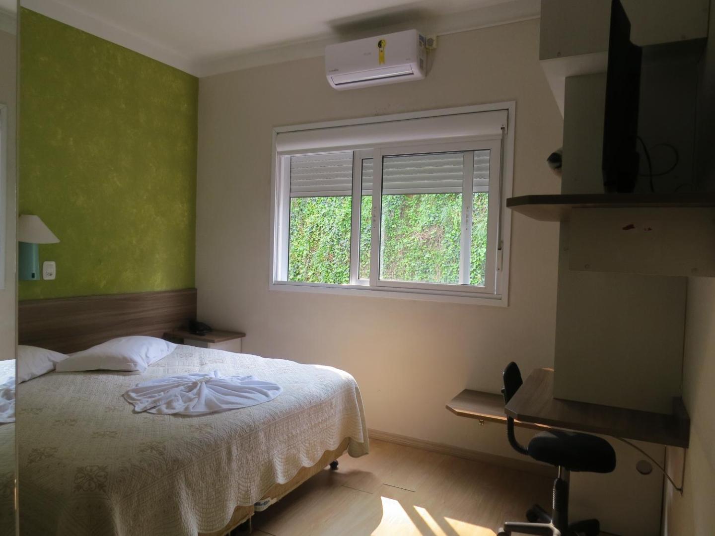 Adoro Hotel