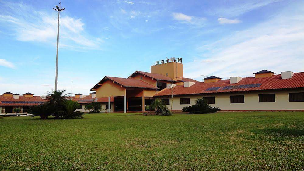 Hotel Lago Dourado