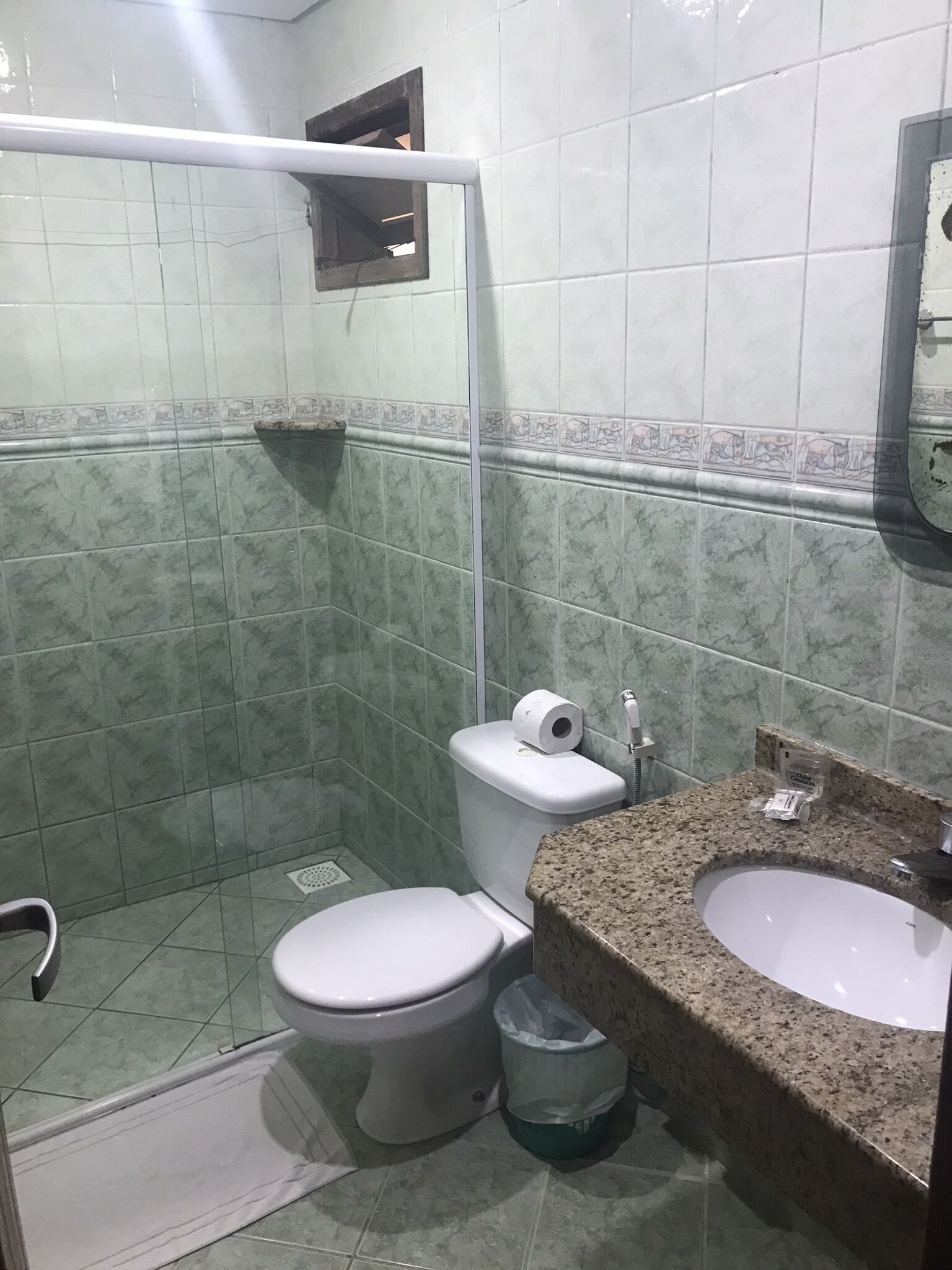 Candeias Basfak Praia