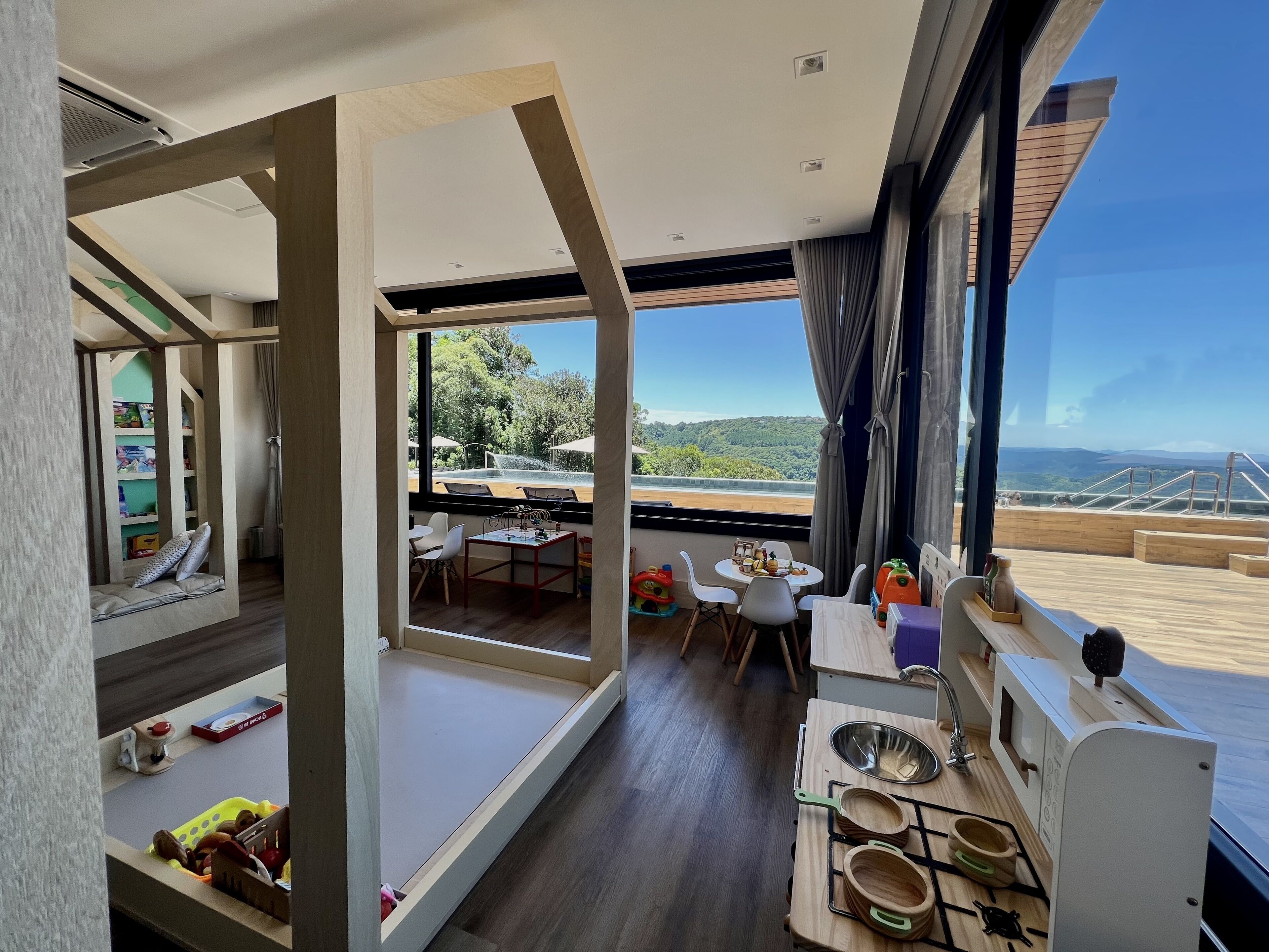 Chateau Laghetto Collection