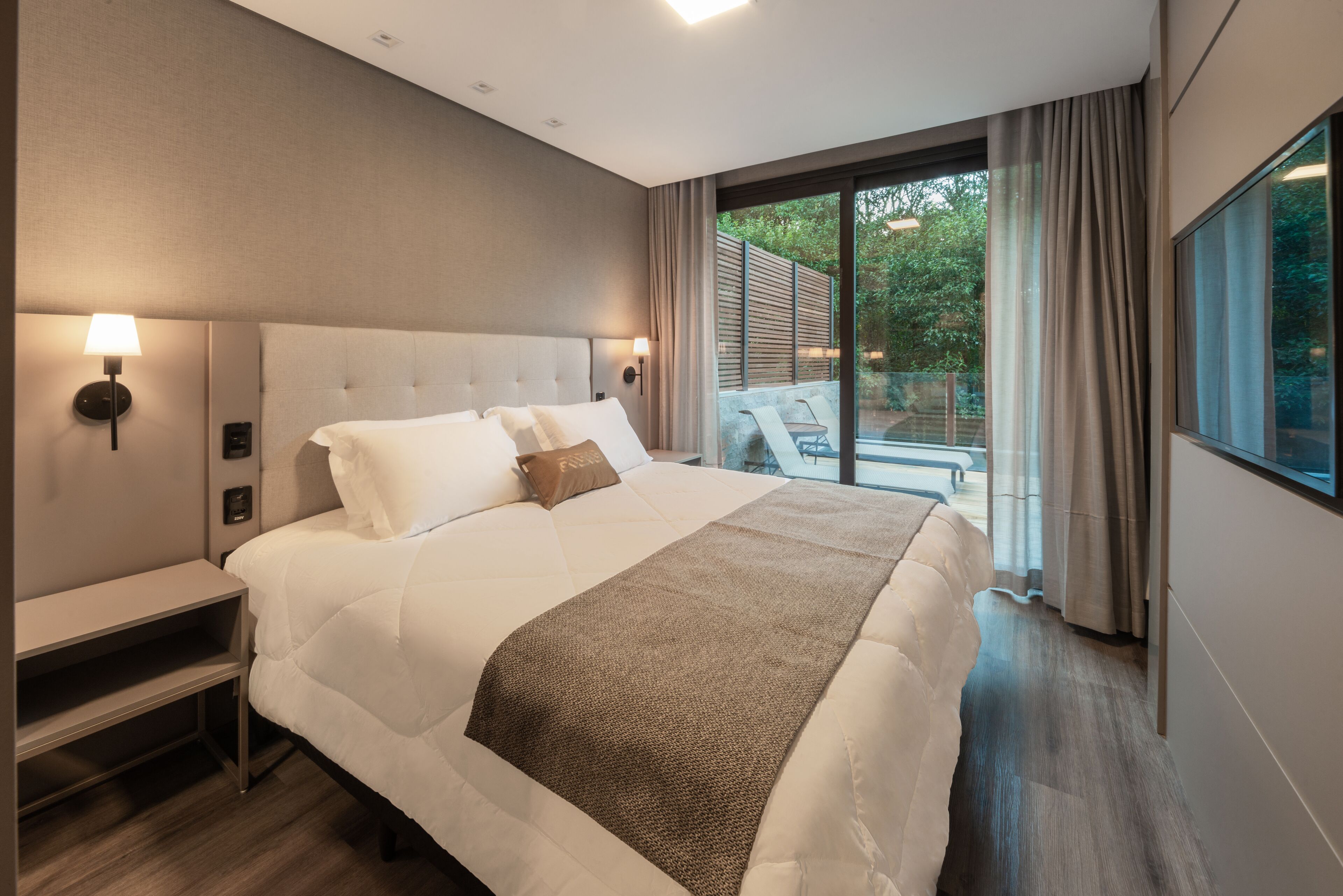 Chateau Laghetto Collection