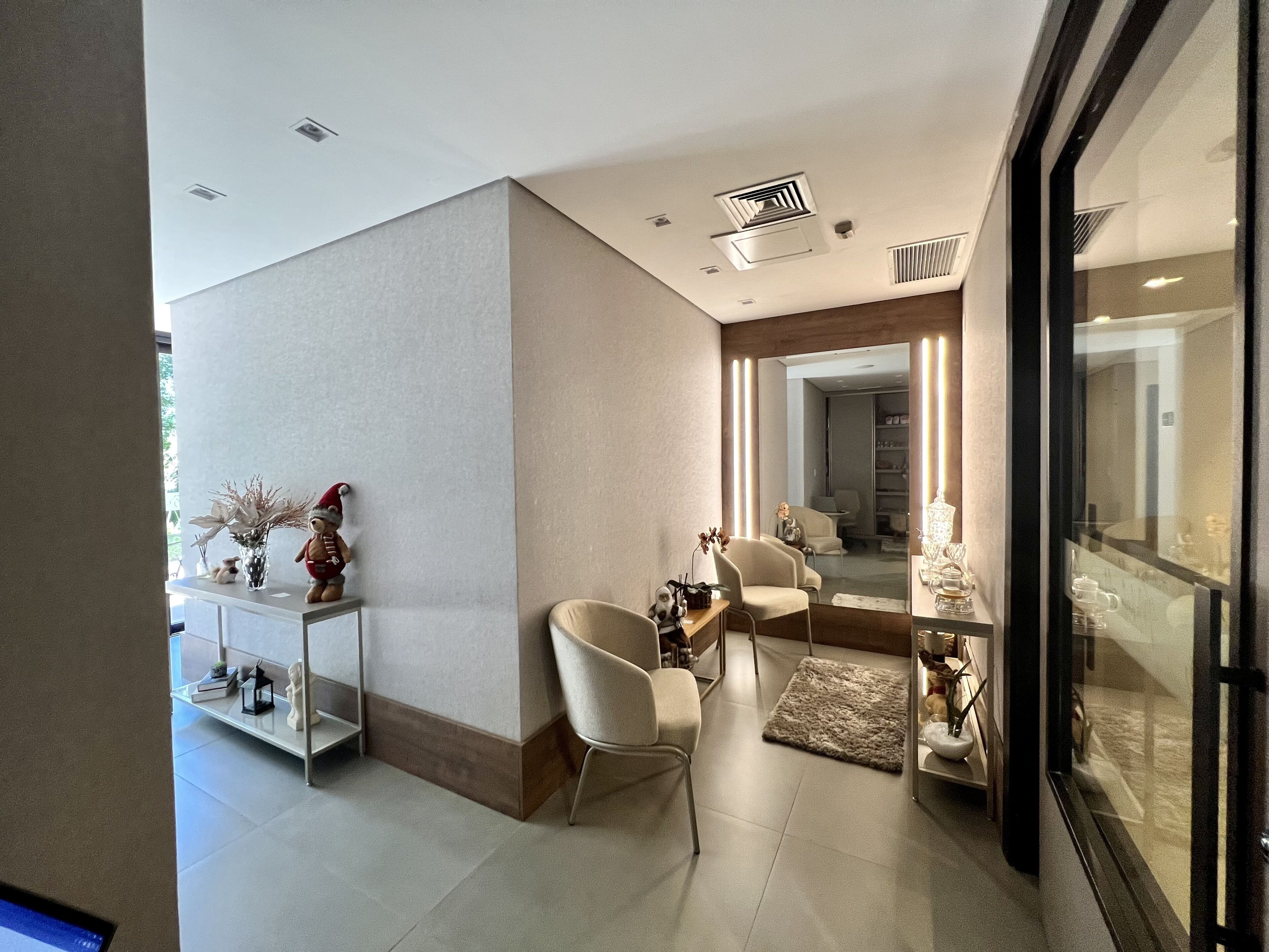 Chateau Laghetto Collection