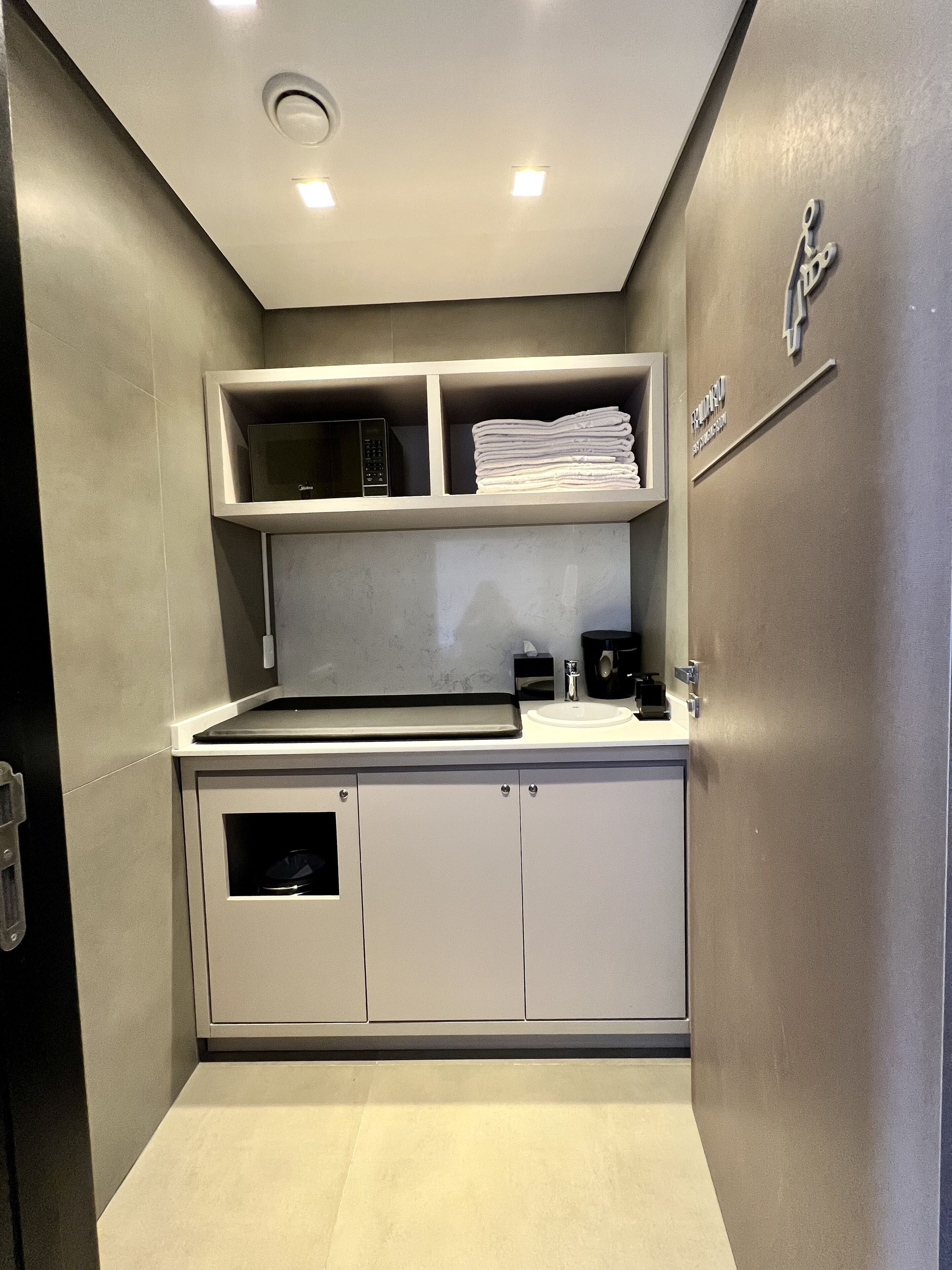 Chateau Laghetto Collection