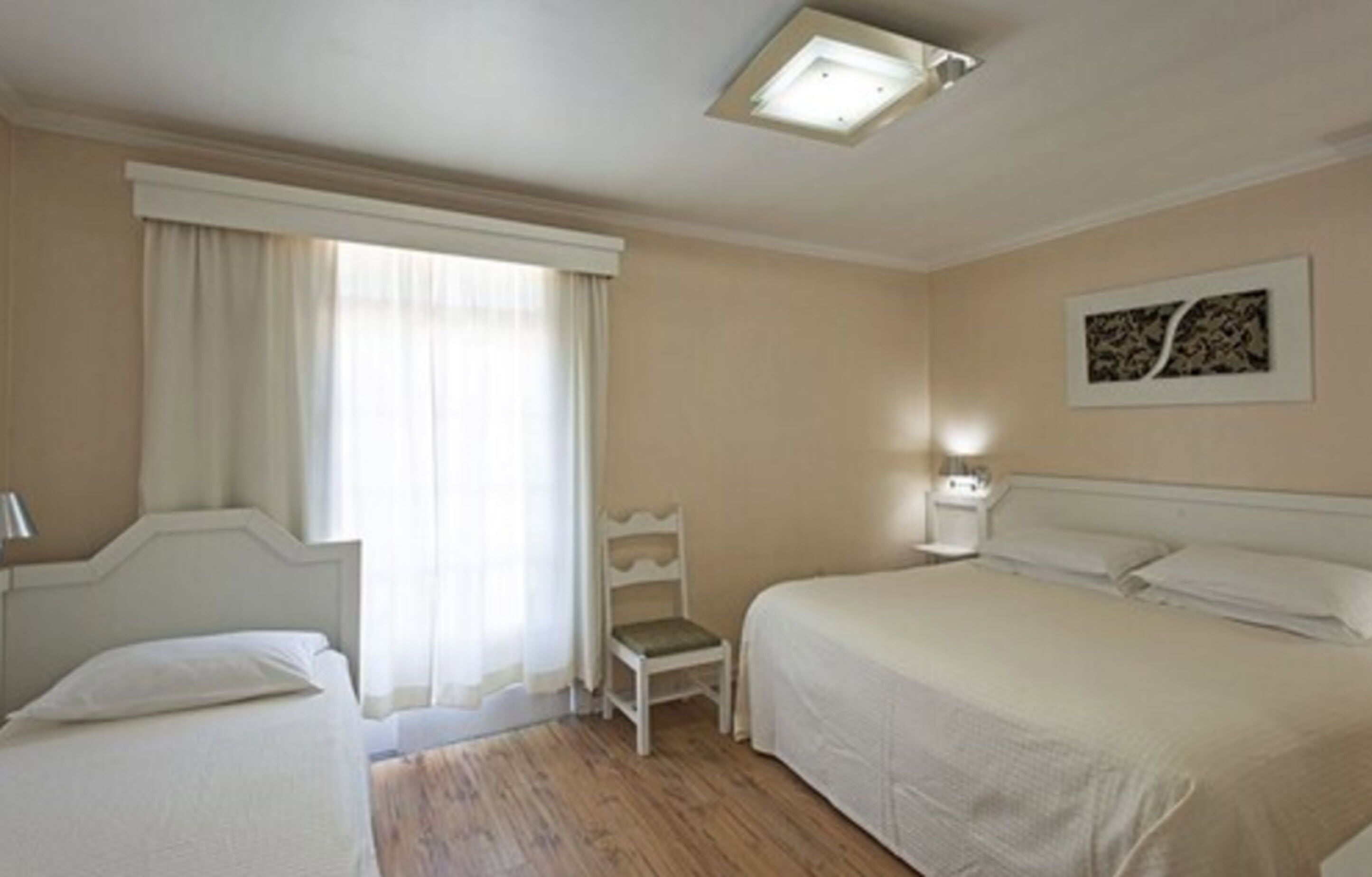 Hotel Galo Vermelho