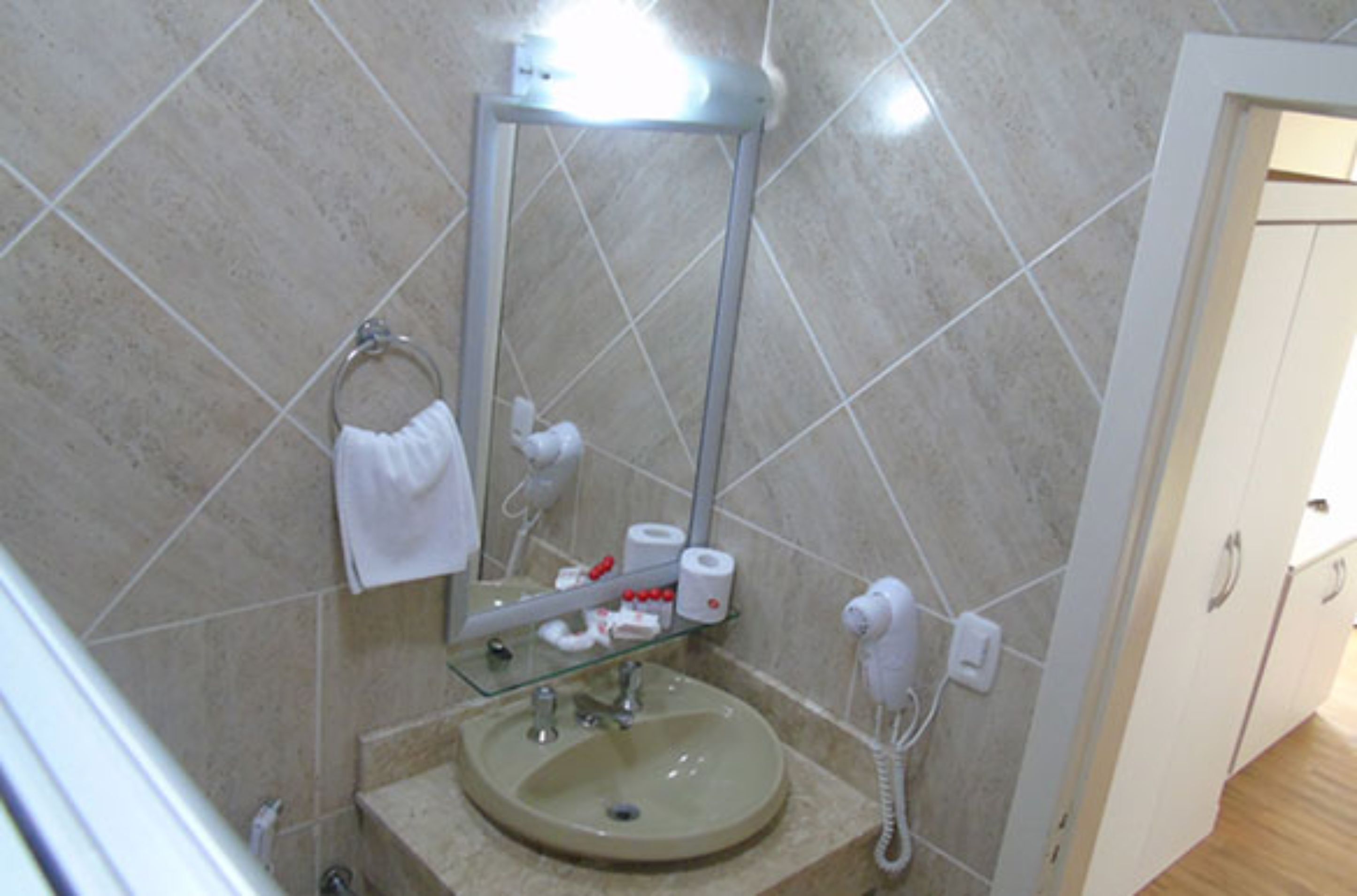 Hotel Galo Vermelho