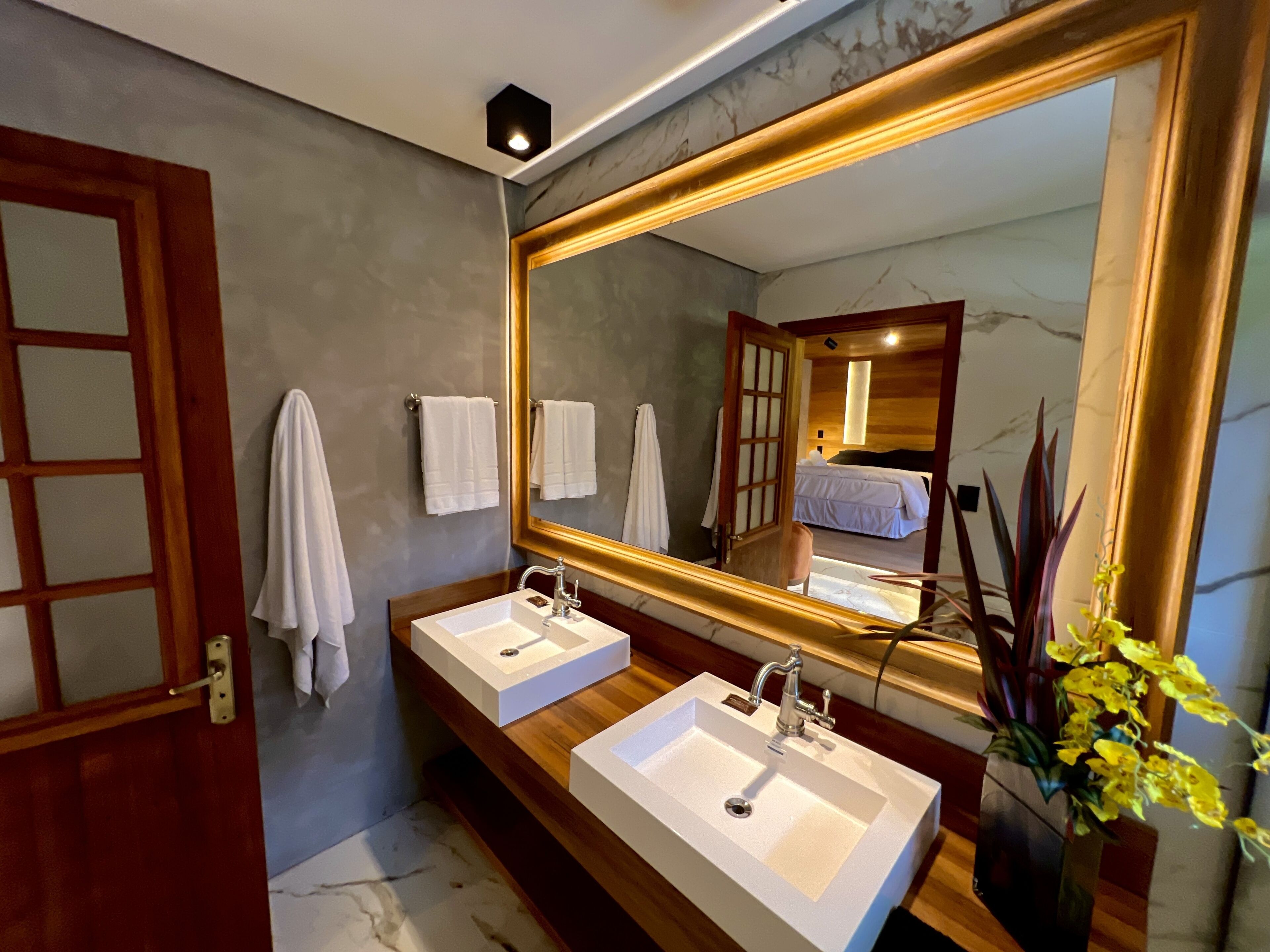 Woodstone Gramado Hotel