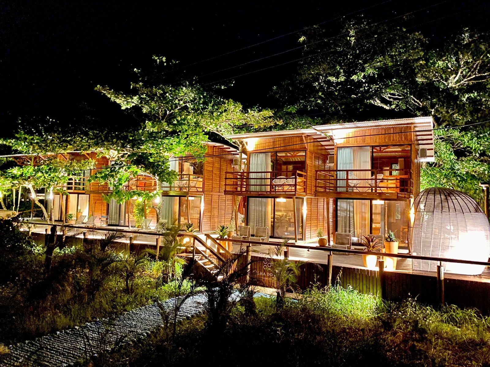 Ilha Do Mel Lodges