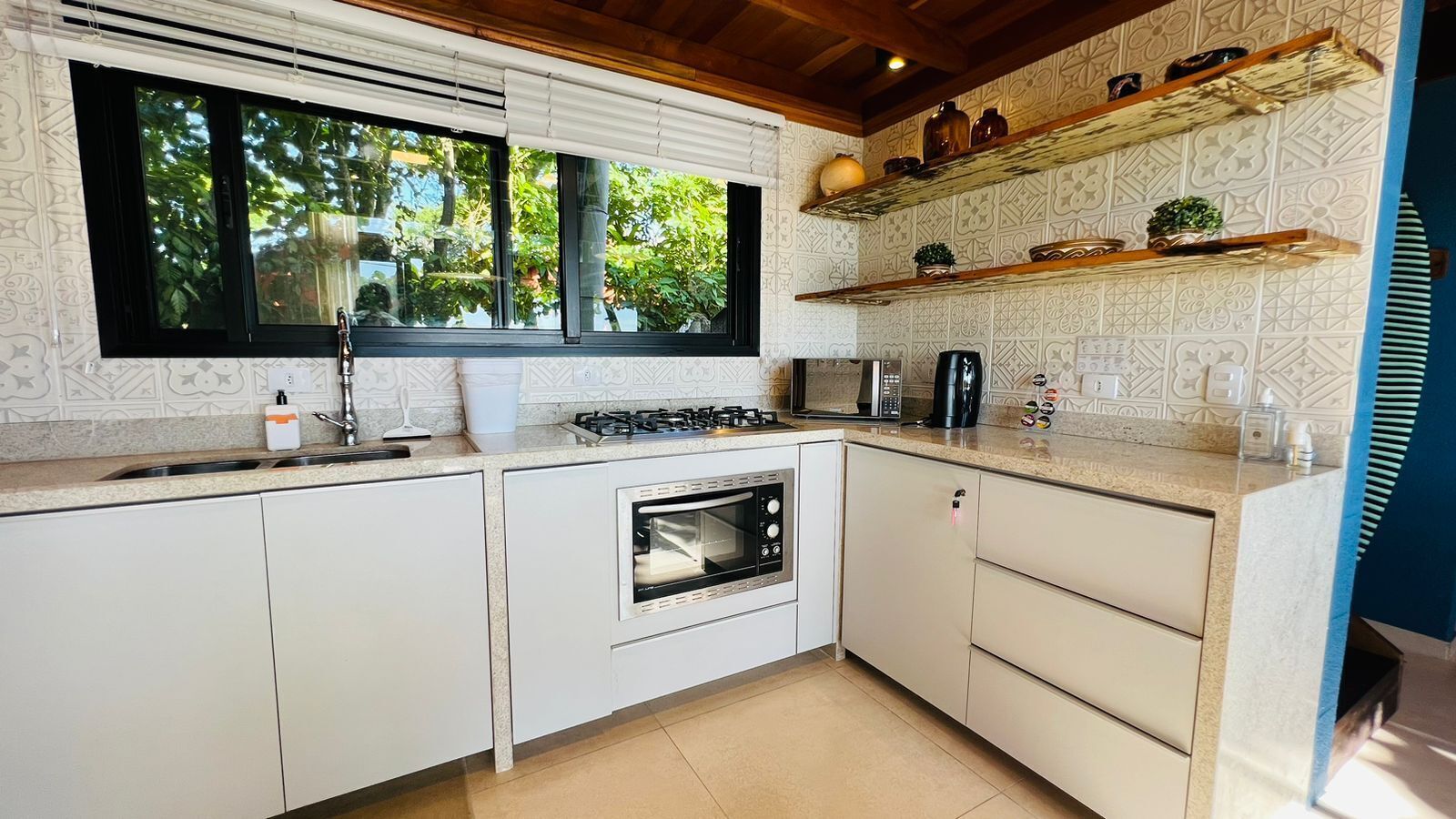 Ilha Do Mel Lodges