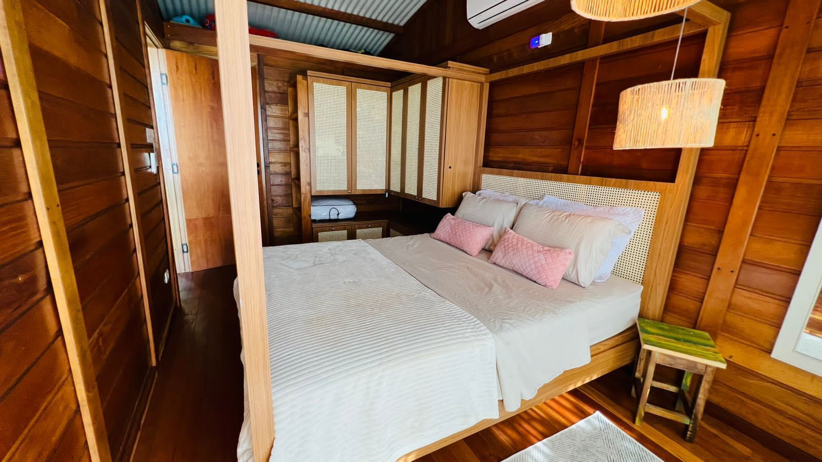 Ilha Do Mel Lodges