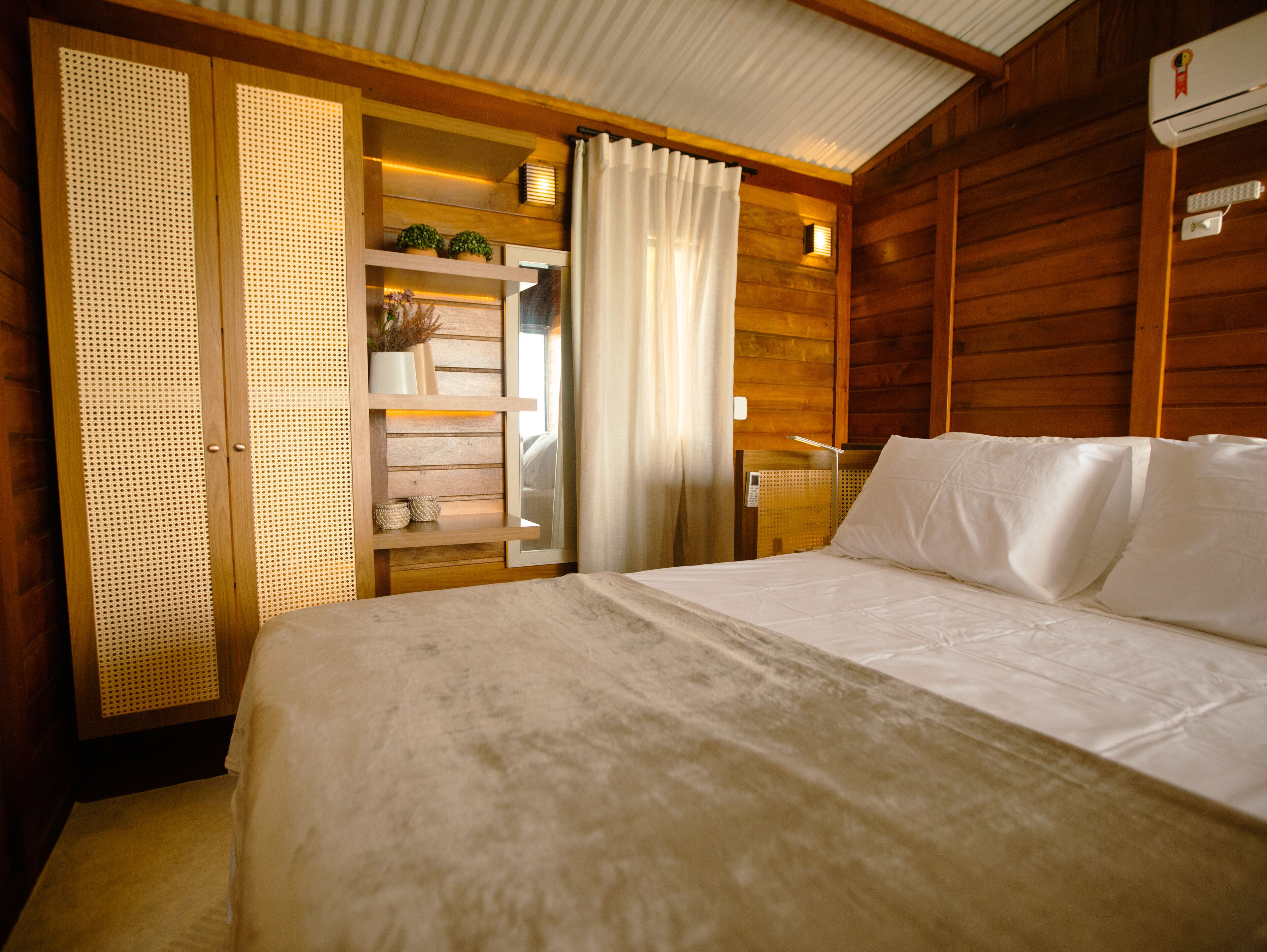 Ilha Do Mel Lodges