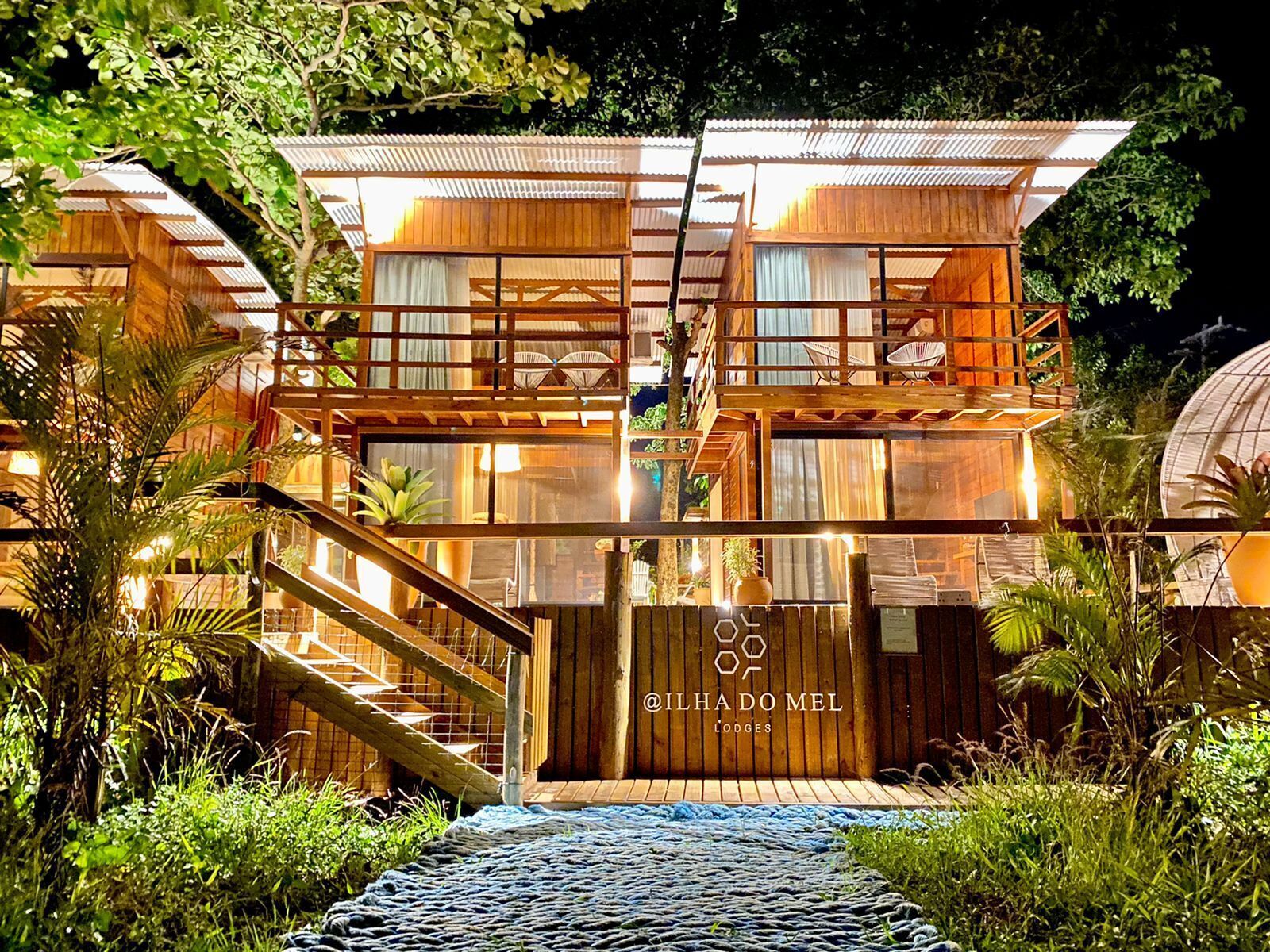 Ilha Do Mel Lodges