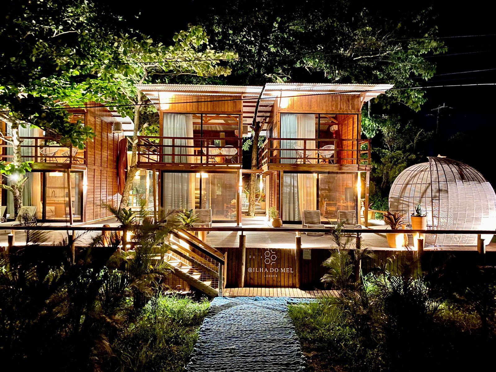Ilha Do Mel Lodges