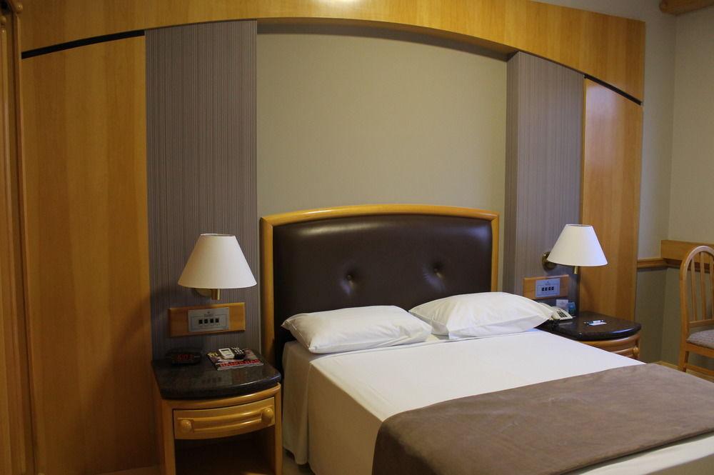 Bourbon Londrina Business