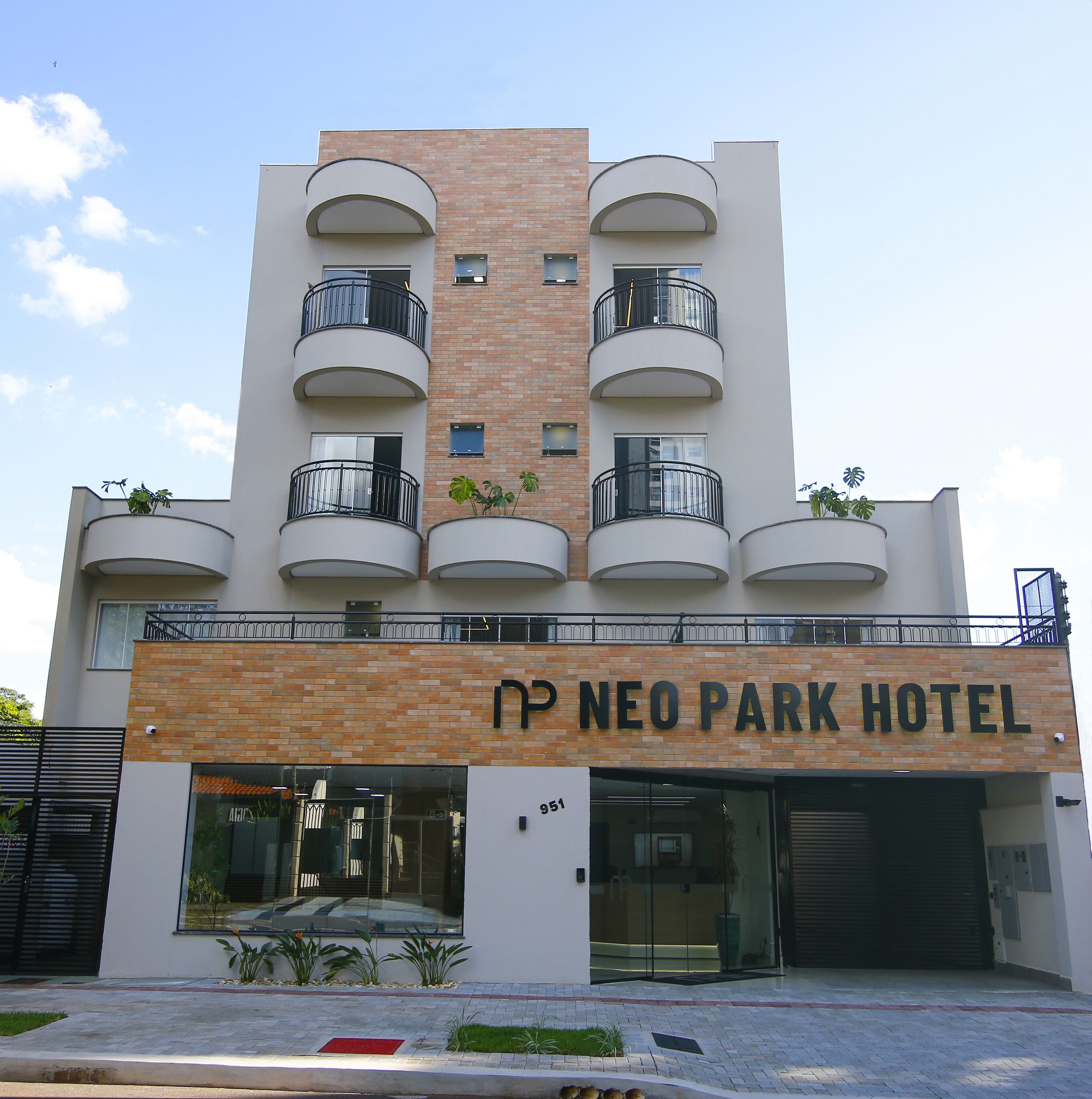 Neo Park Hotel
