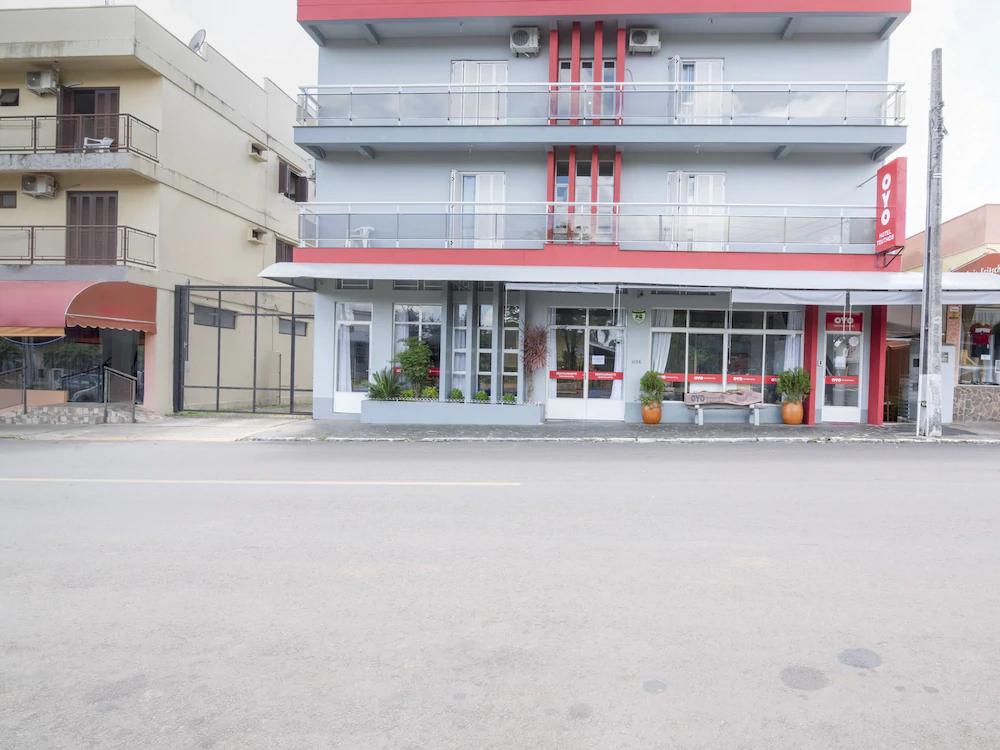 Teuthos Hotel by OYO Rooms