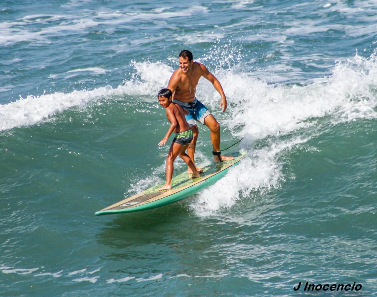 Longboard Paradise Surfclub