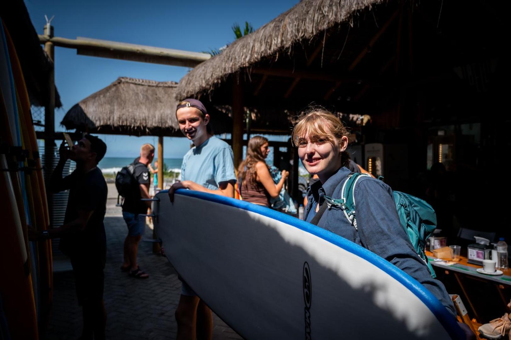 Longboard Paradise Surfclub