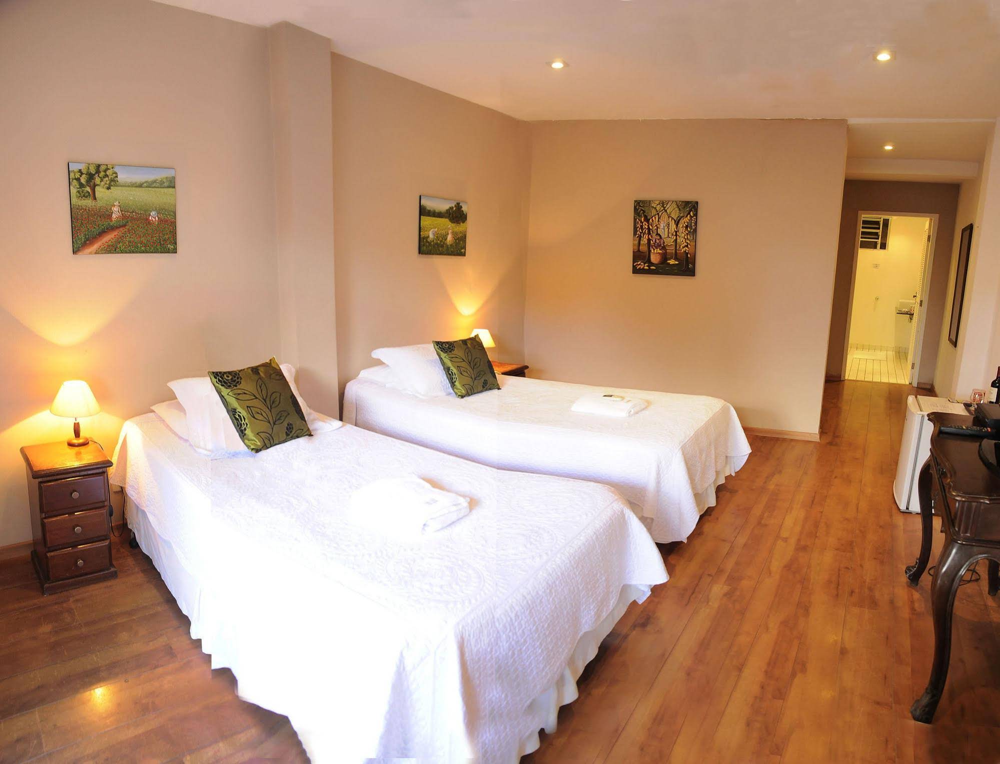 Altos de Santa Teresa Guest House